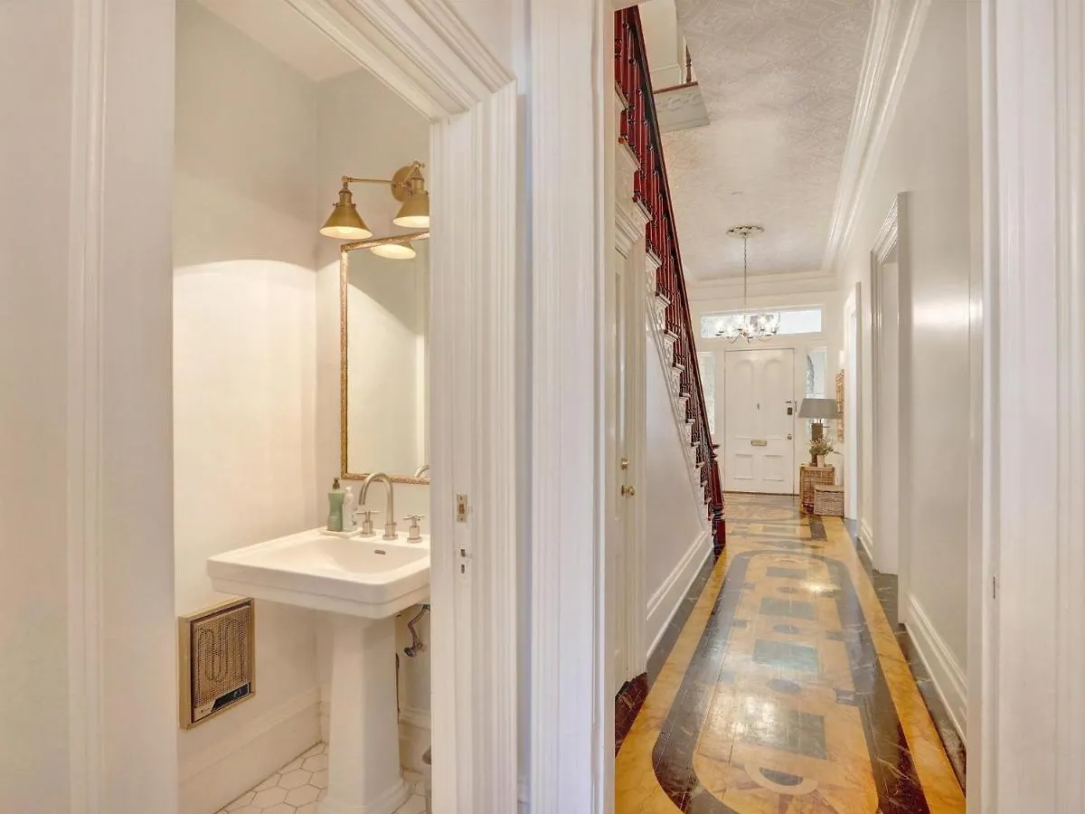 Elsewhere On Madison Square Manor * Savannah