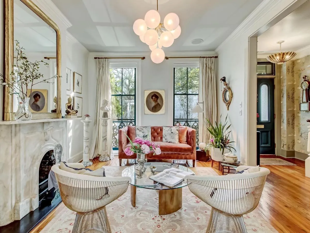 The Laroche Estate On Pulaski Square Holiday home