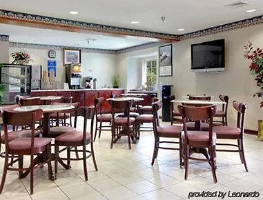 Microtel & By Wyndham Savannah/pooler 3* Savannah