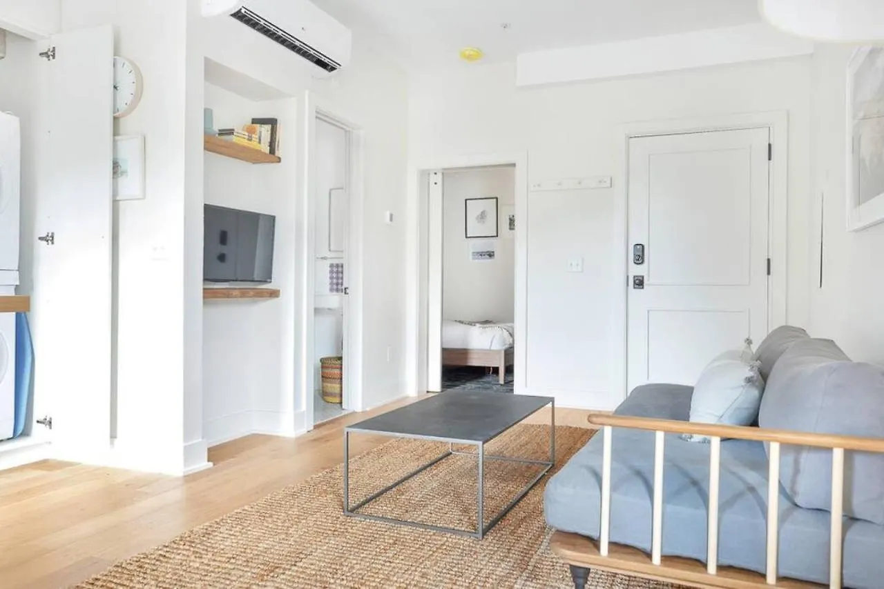Bright In The Heart Of Historic Holiday home *