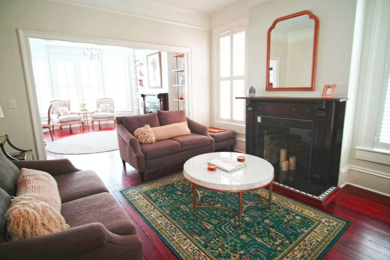 Holiday home Historic 3 Bedroom On Chatham Square *