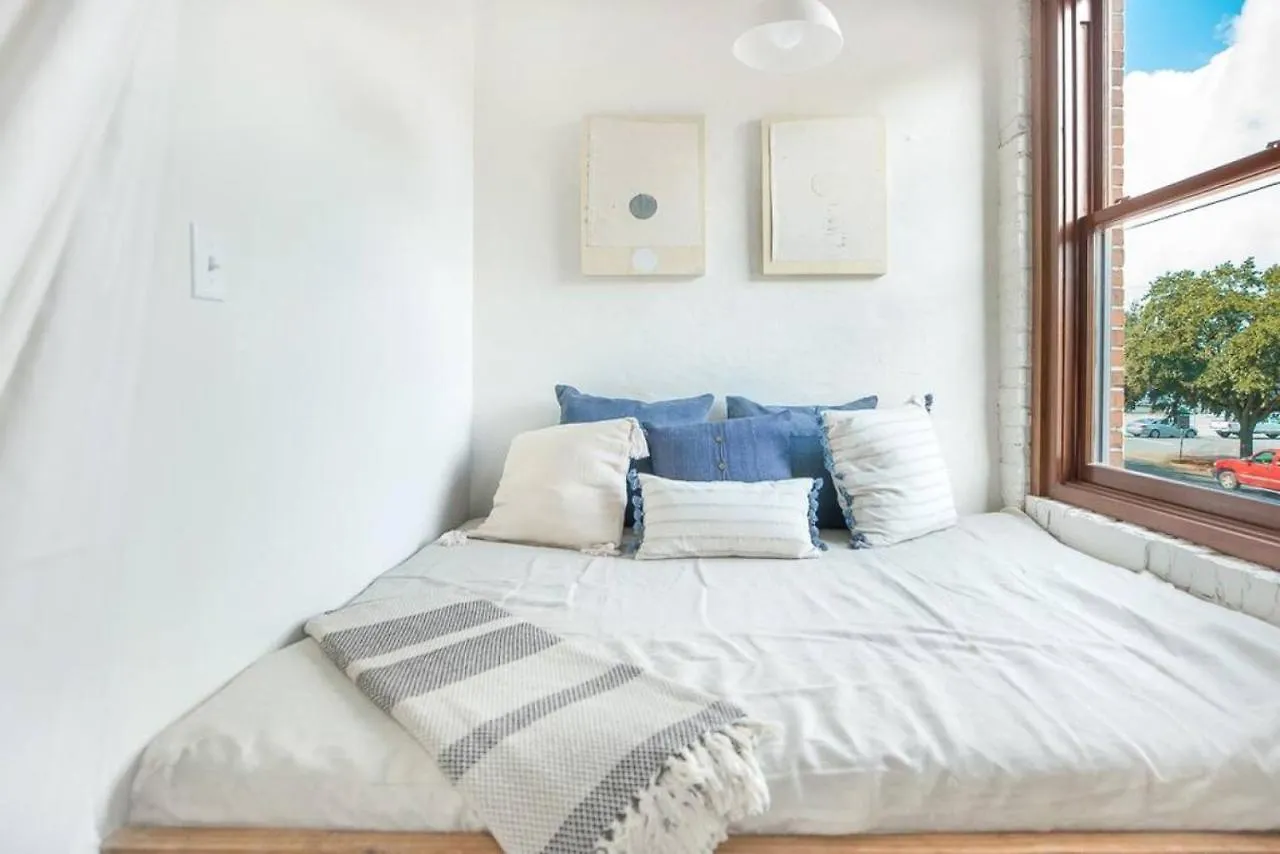 Bright In The Heart Of Historic Savannah
