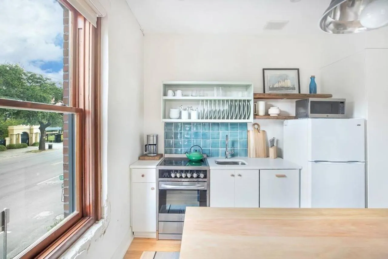 Bright In The Heart Of Historic Holiday home *