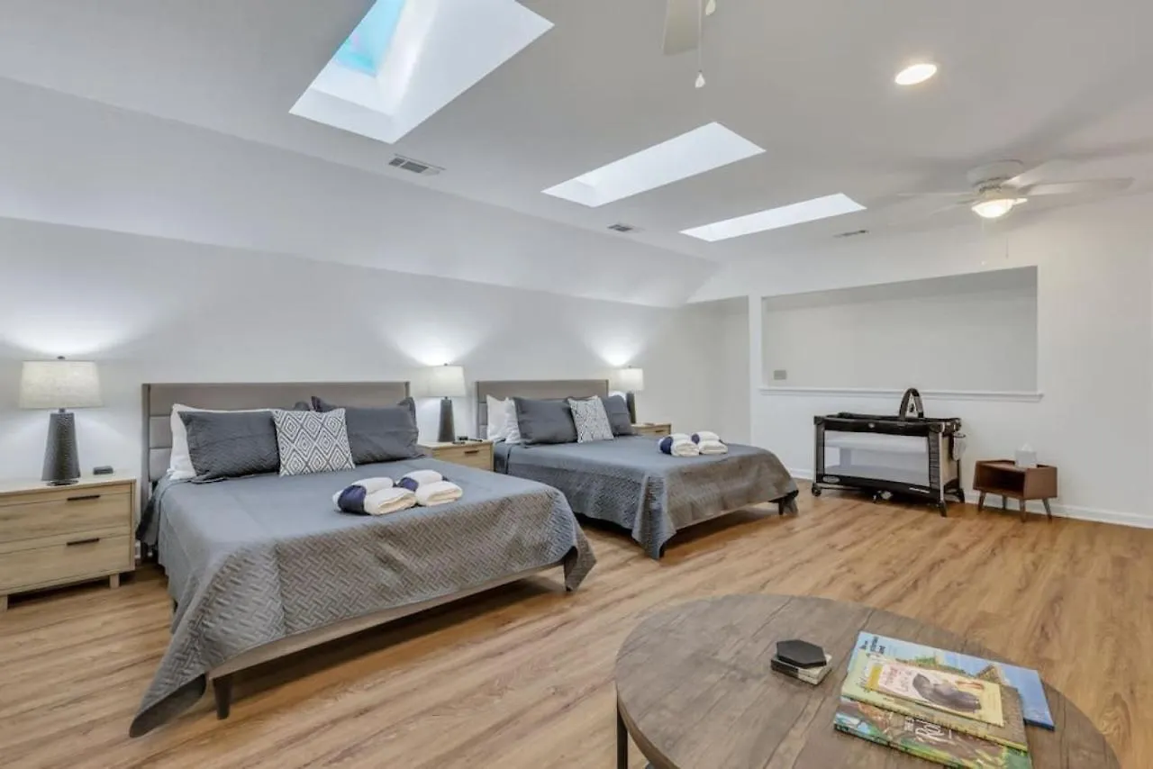 5br Pool, Jacuzzi, Firepit, Sports, Games Savannah