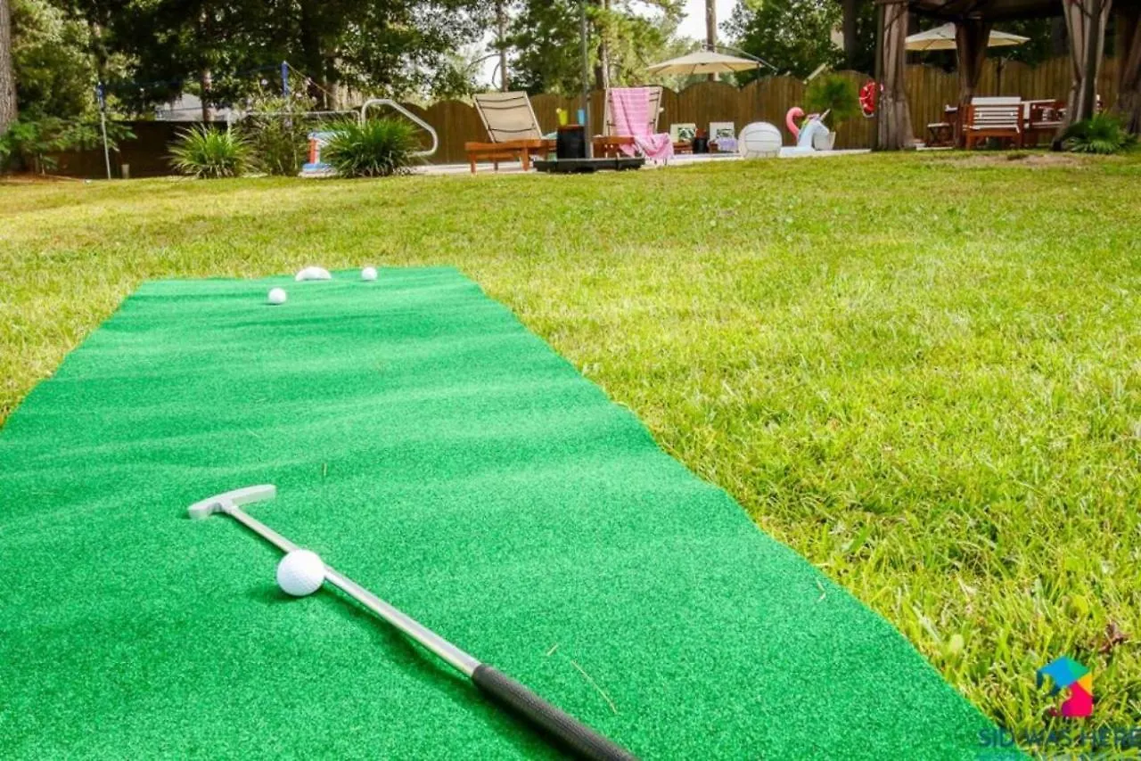 Holiday home 5br Pool, Jacuzzi, Firepit, Sports, Games
