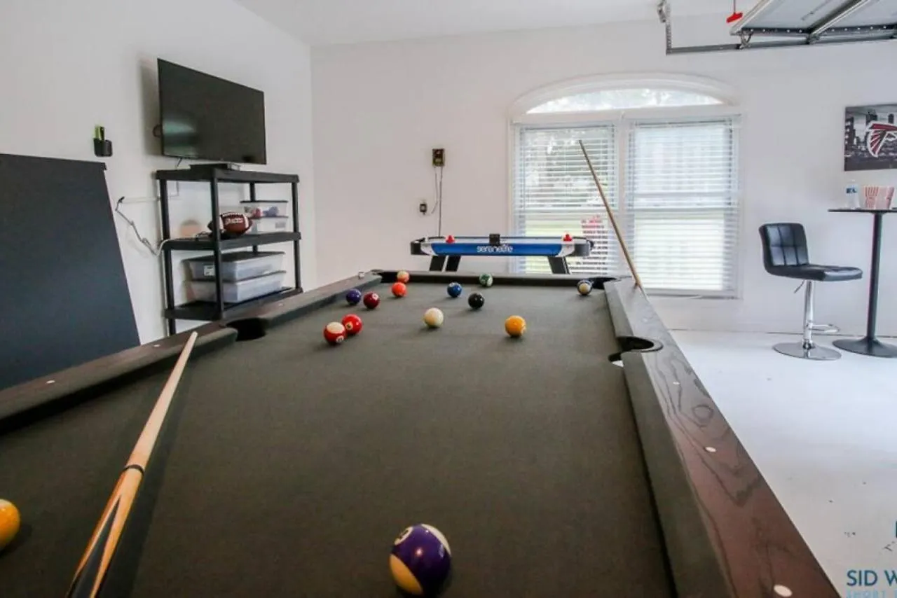 Holiday home 5br Pool, Jacuzzi, Firepit, Sports, Games *