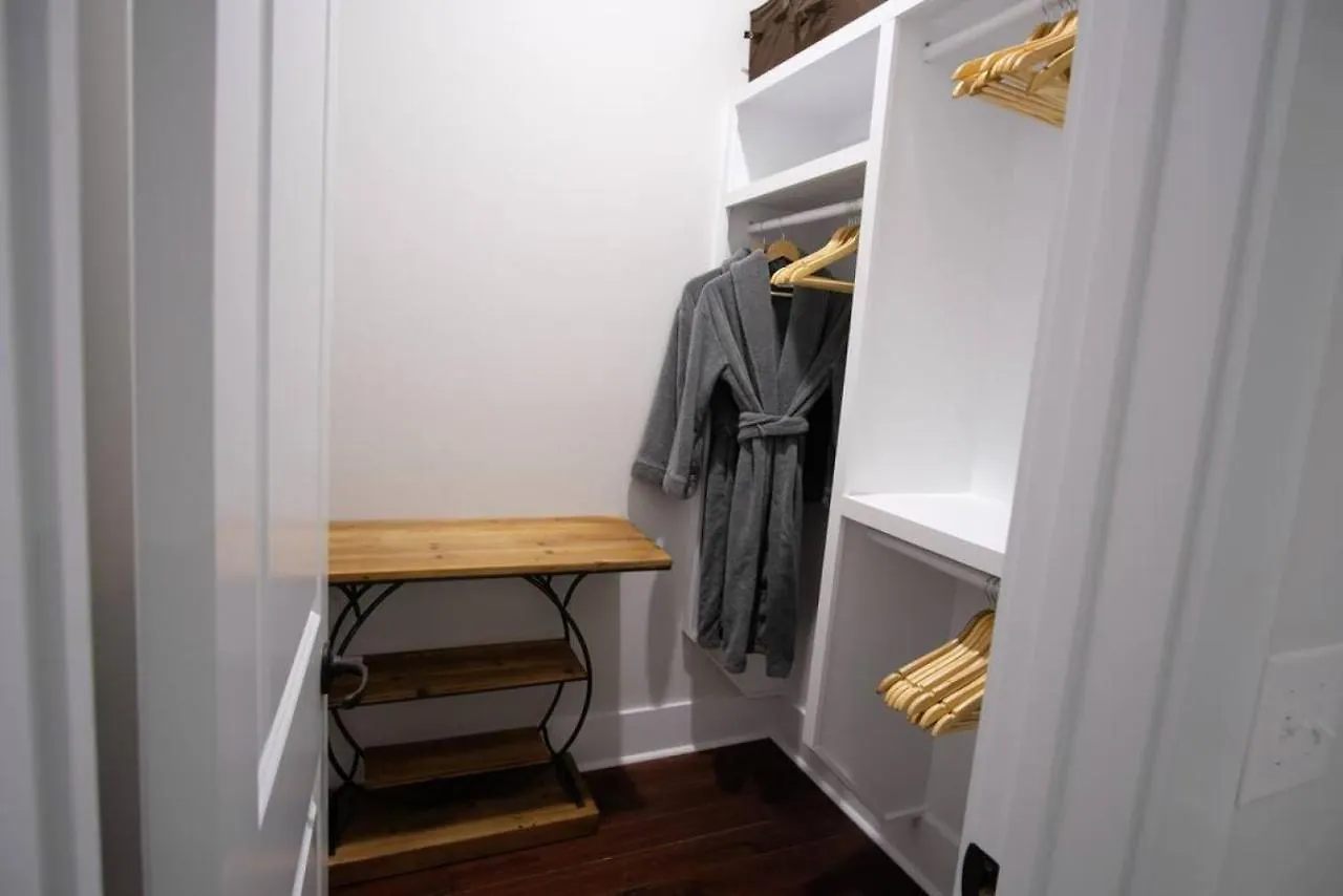 펜션 3 Bedroom Liberty House In Downtown With Parking 서배너