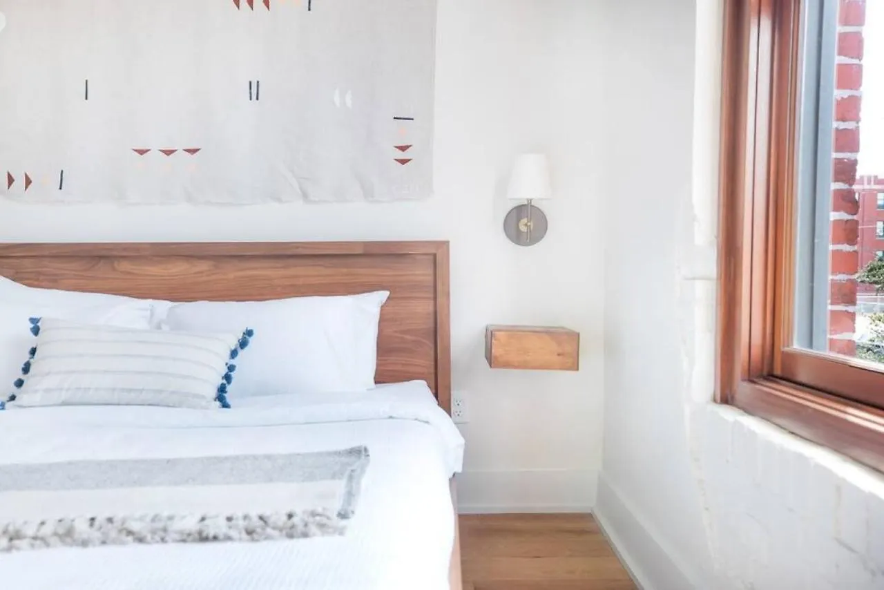 Spacious 2 Bedroom In Downtown 別荘 サバンナ