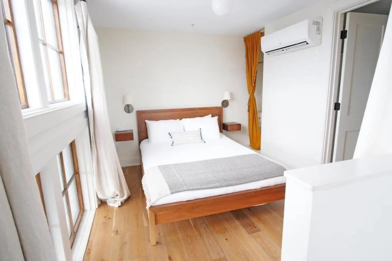 Top-floor 2 Bedroom In Downtown דירה