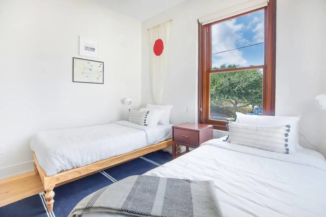 Spacious 2 Bedroom In Downtown * サバンナ