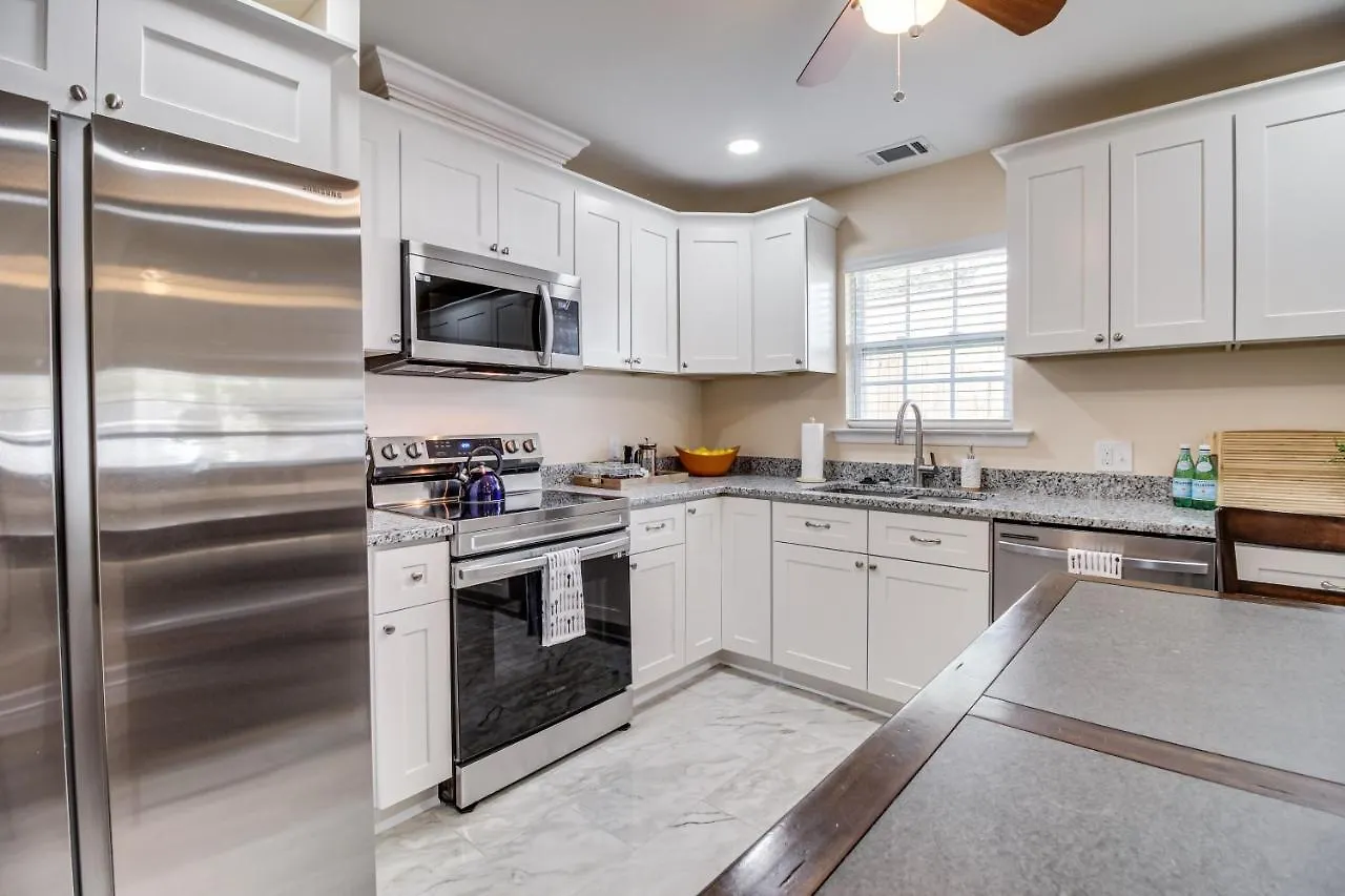 Holiday home Family Near Downtown And Convention Center!