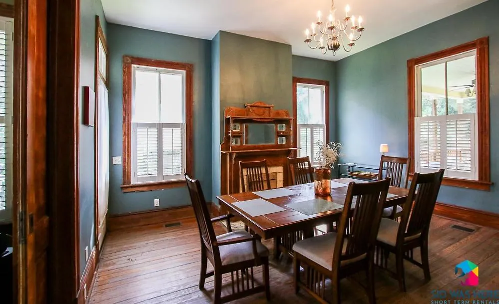Дом отдыха Victorian Getaway Close To Forsyth Park Pets *