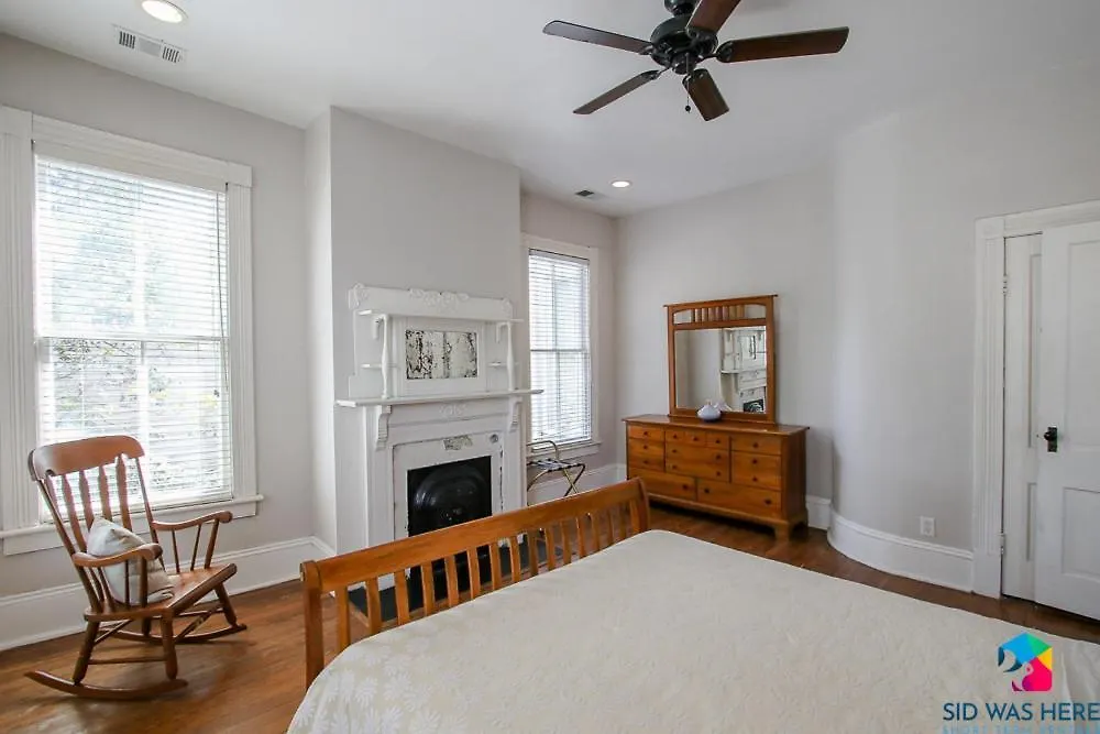 Дом отдыха Victorian Getaway Close To Forsyth Park Pets Саванна
