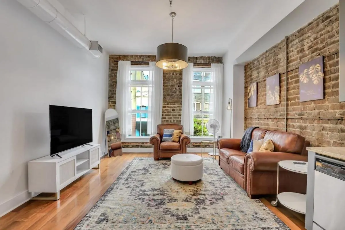 Lush Loft - Near Plant Riverside District Appartamento