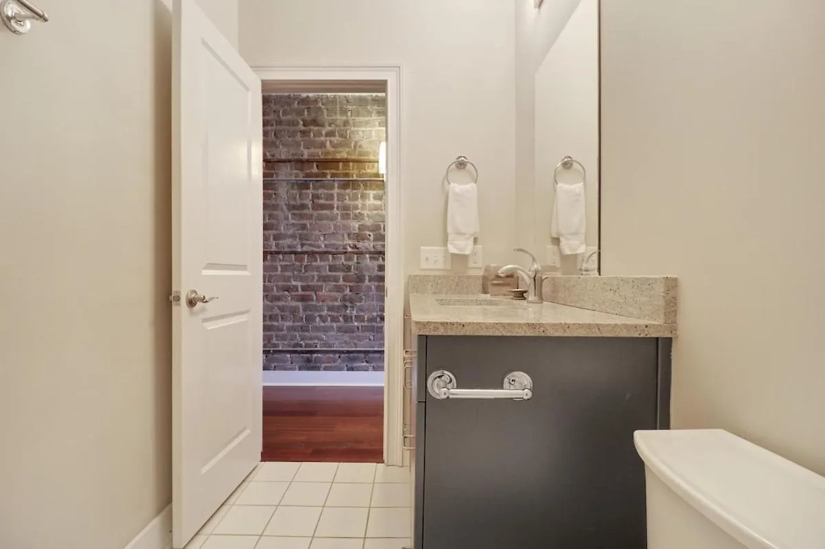 Downtown Loft- Steps Away From Plant Riverside! Διαμέρισμα Σαβάνα