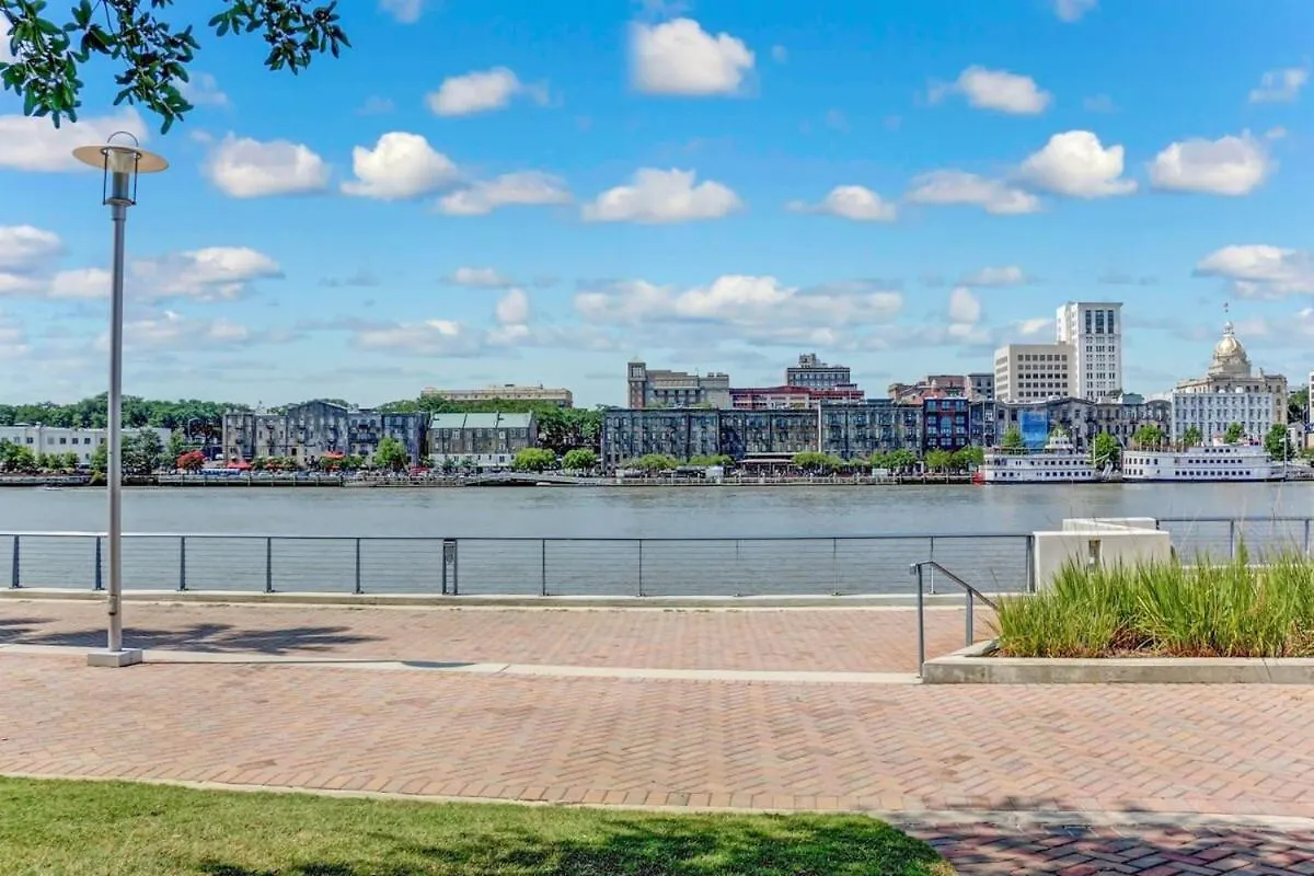 West End Loft - Downtown 5 Min Walk To River St 公寓 *