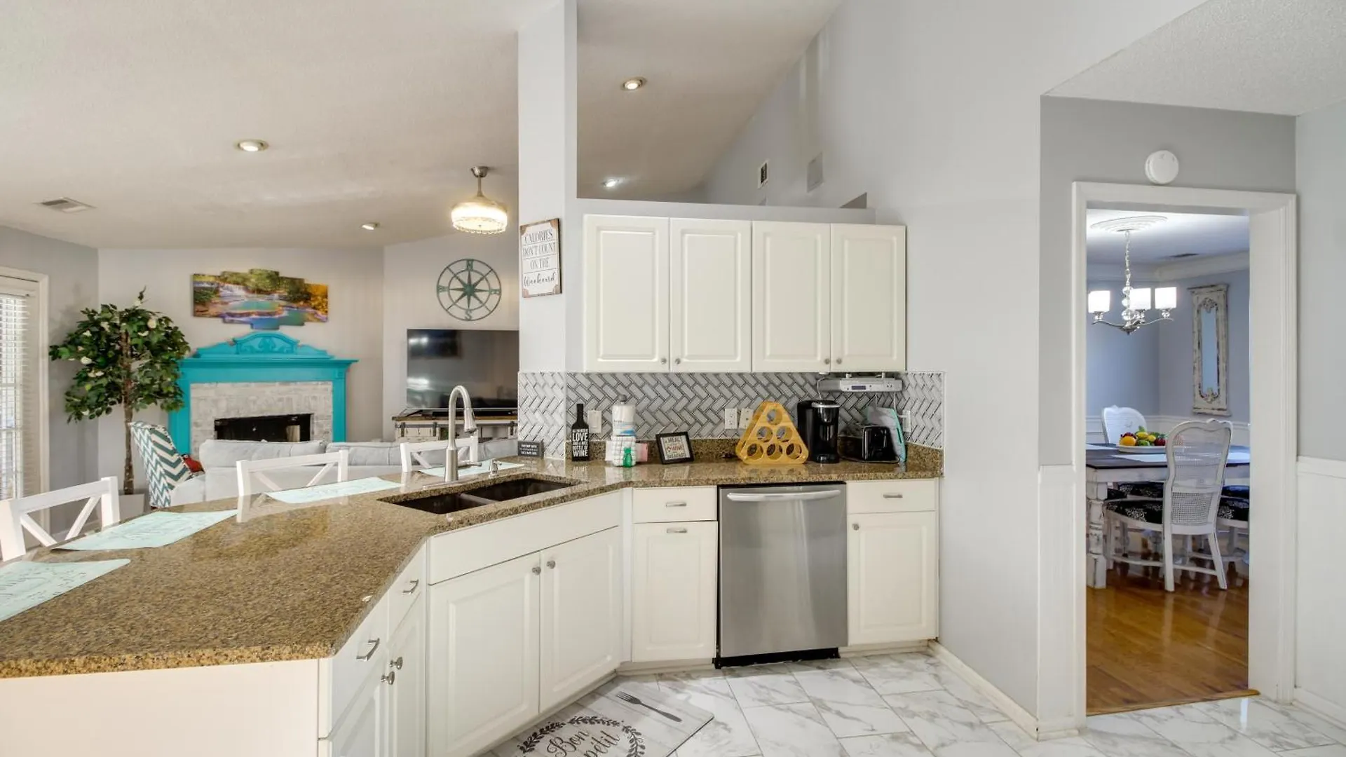 Pet-friendly Gem - 12 Mi To Tybee Island!