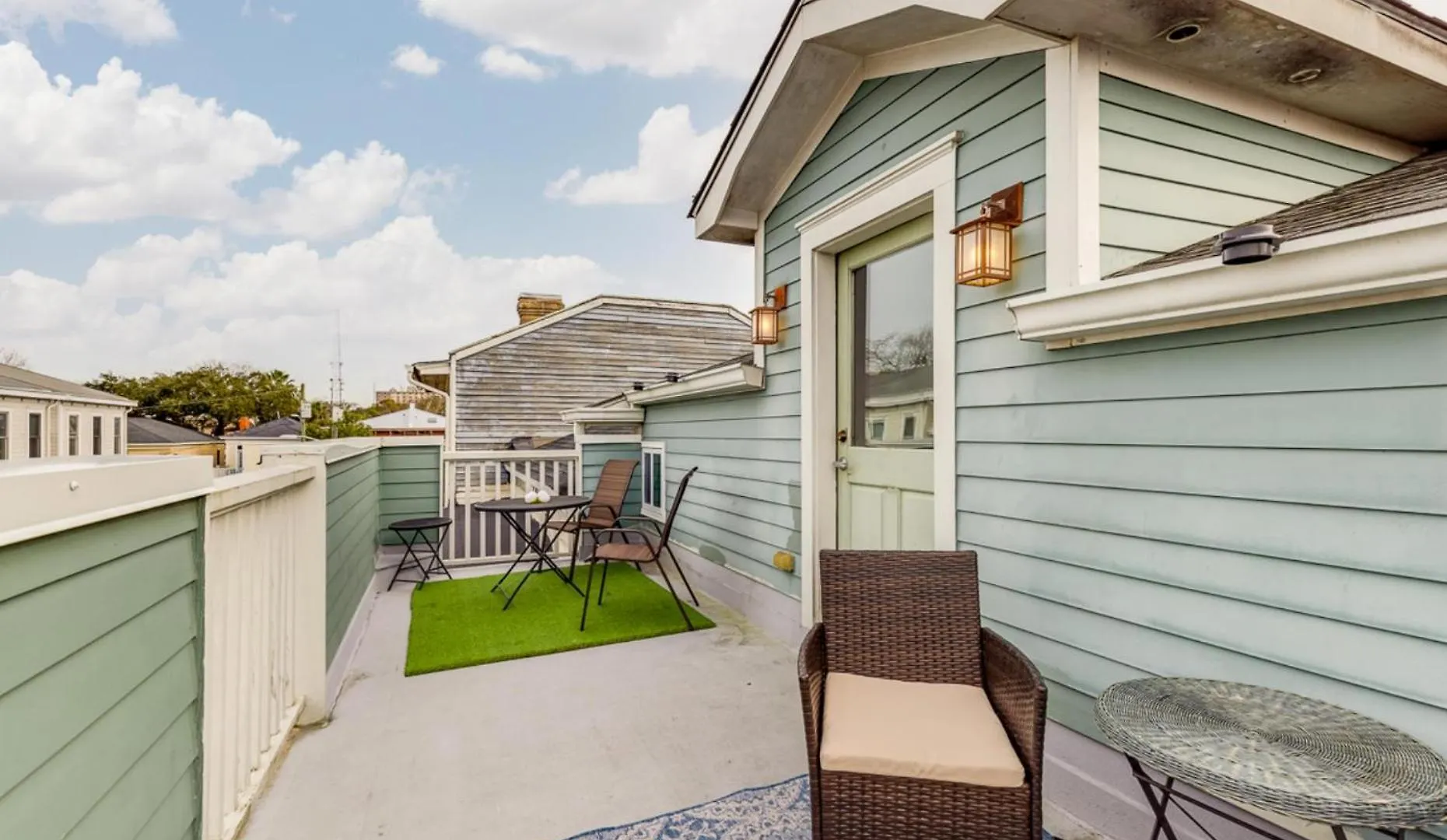 ☆historic Living•2 Separate Spaces•downtown•walk To Forsyth Park•private Patio/porch☆ * Savannah