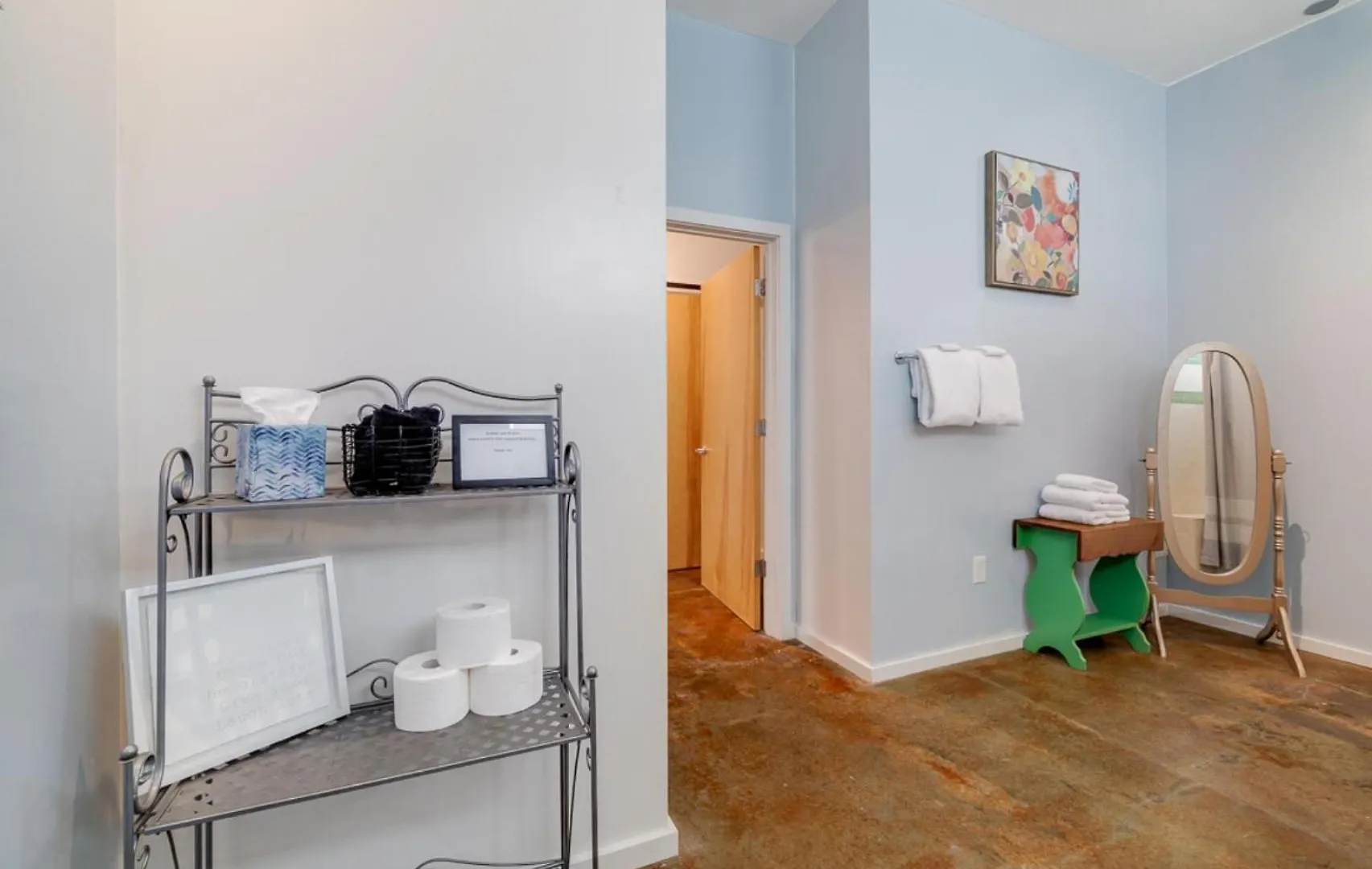 ☆historic Living•2 Separate Spaces•downtown•walk To Forsyth Park•private Patio/porch☆ Holiday home *