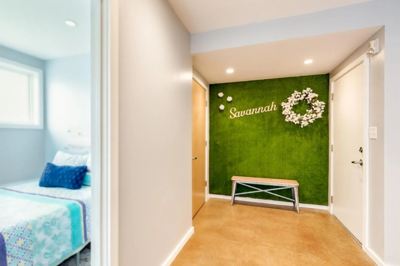 Holiday home ☆historic Living•2 Separate Spaces•downtown•walk To Forsyth Park•private Patio/porch☆