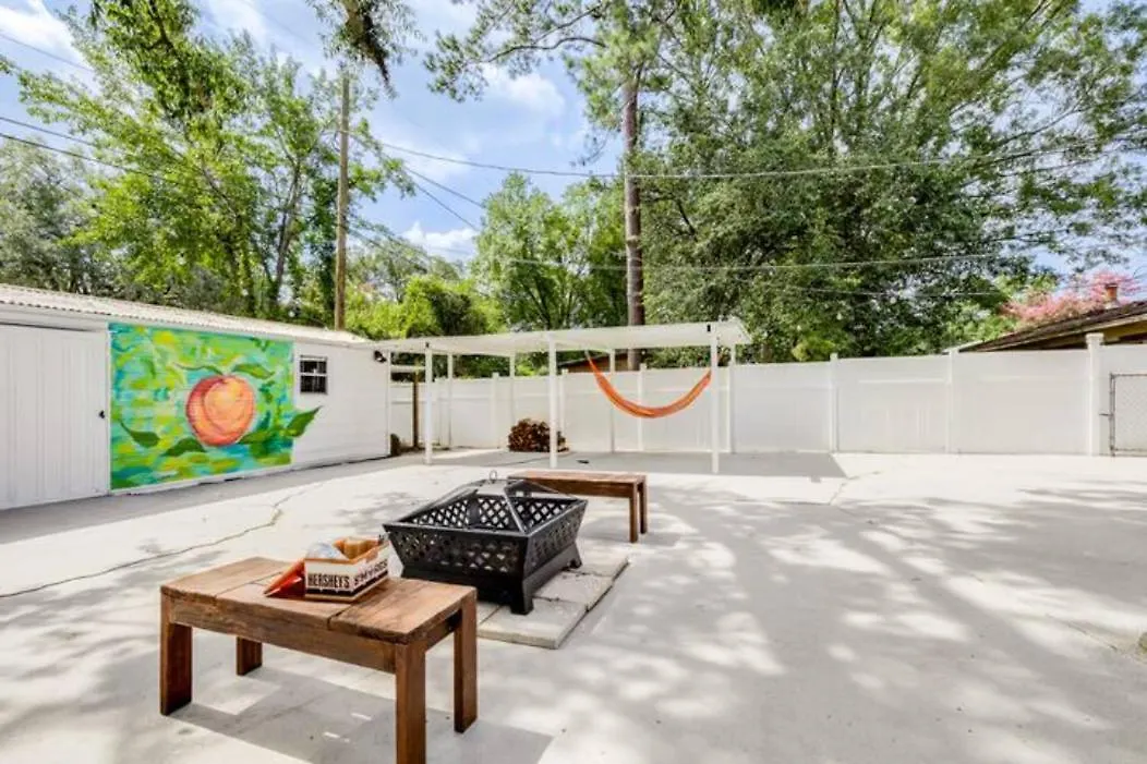 The Peach Family Friendly Oasis Holiday home Savannah