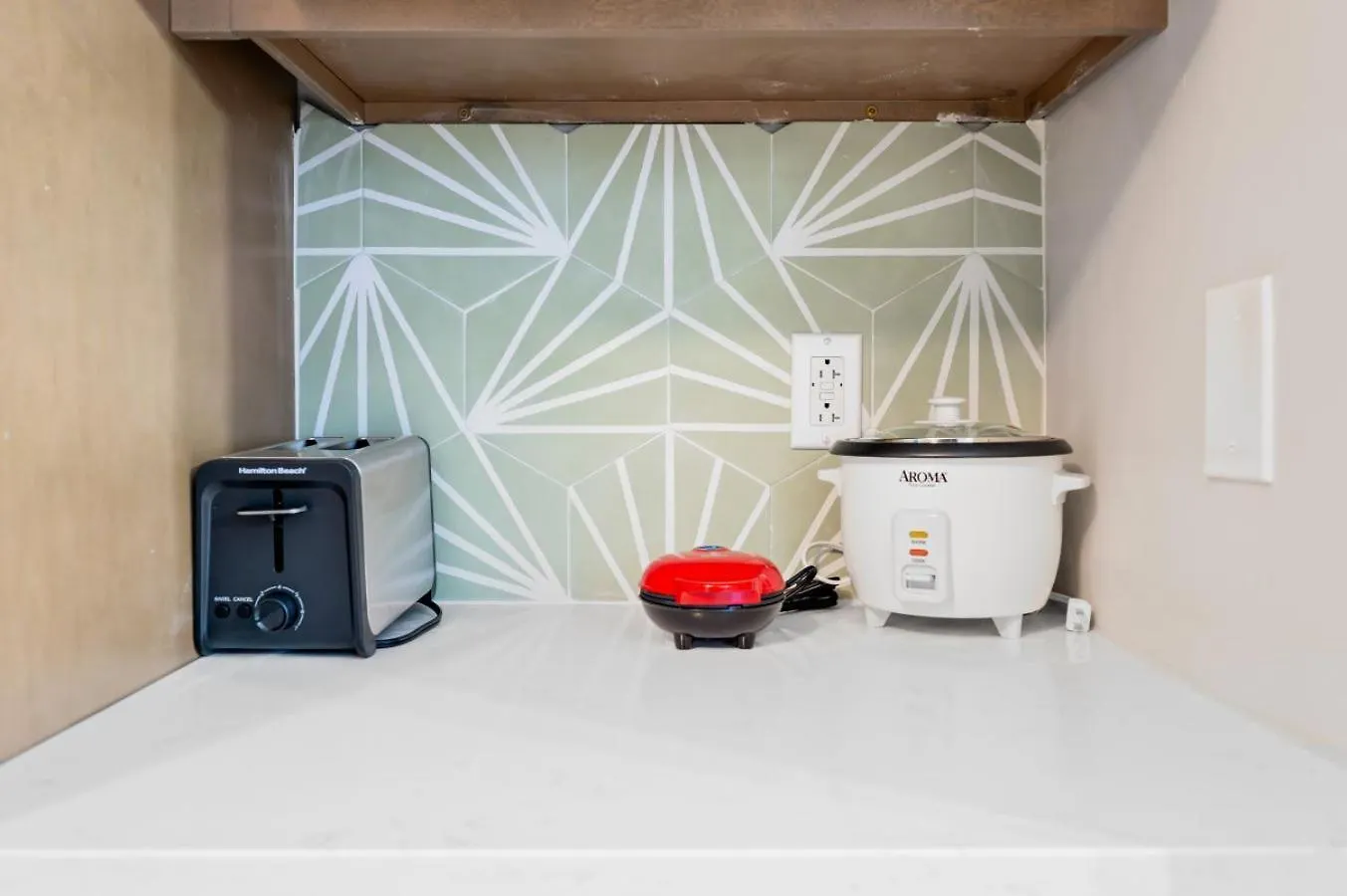 Sav Summer Escape - River St & Dt - Free Parking Savannah