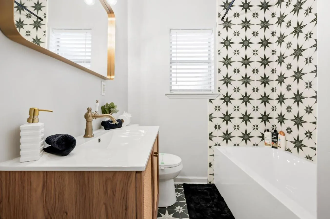 Sav Summer Escape - River St & Dt - Free Parking Savannah