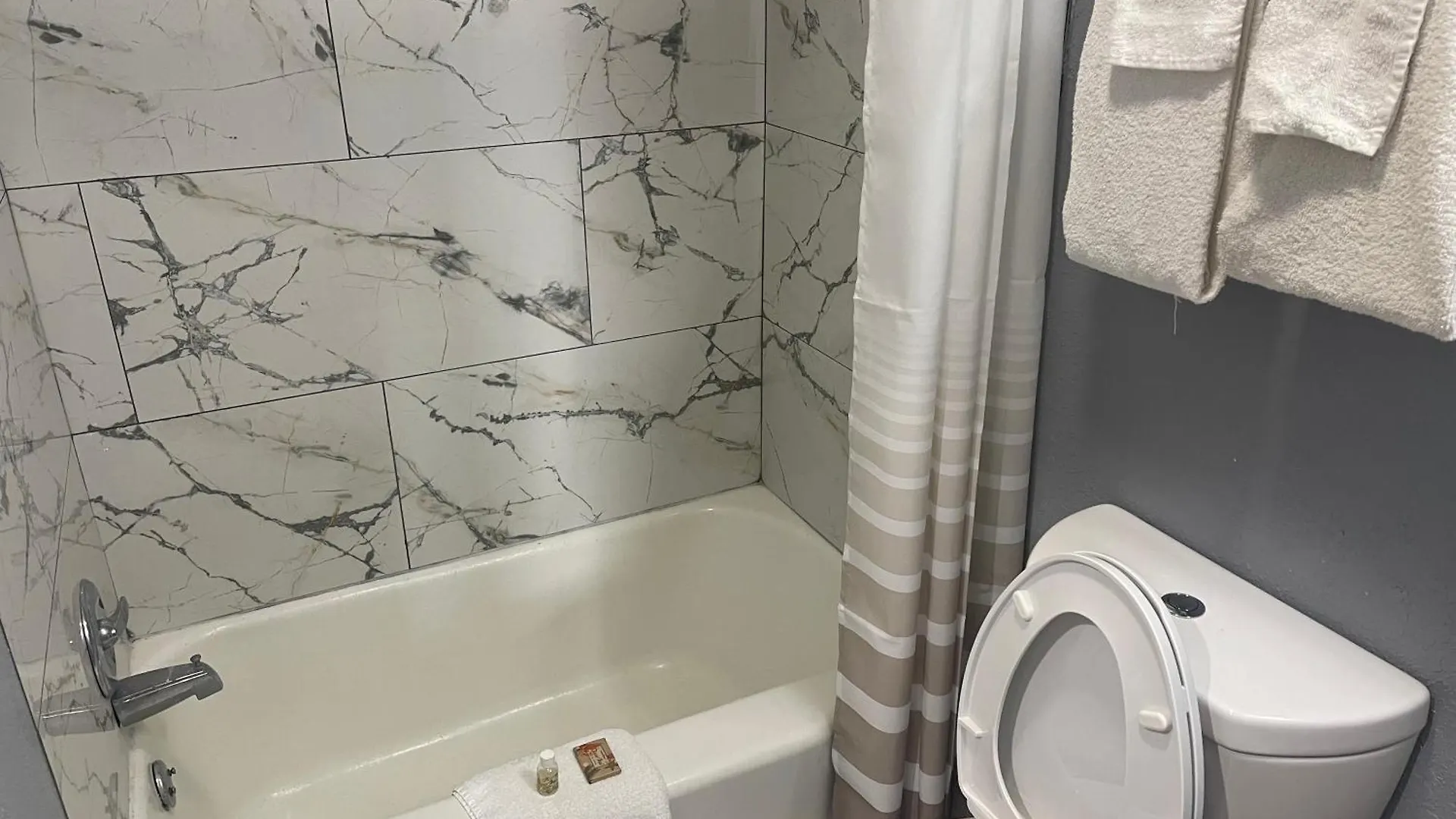Americas Value Inn-savannah Savannah