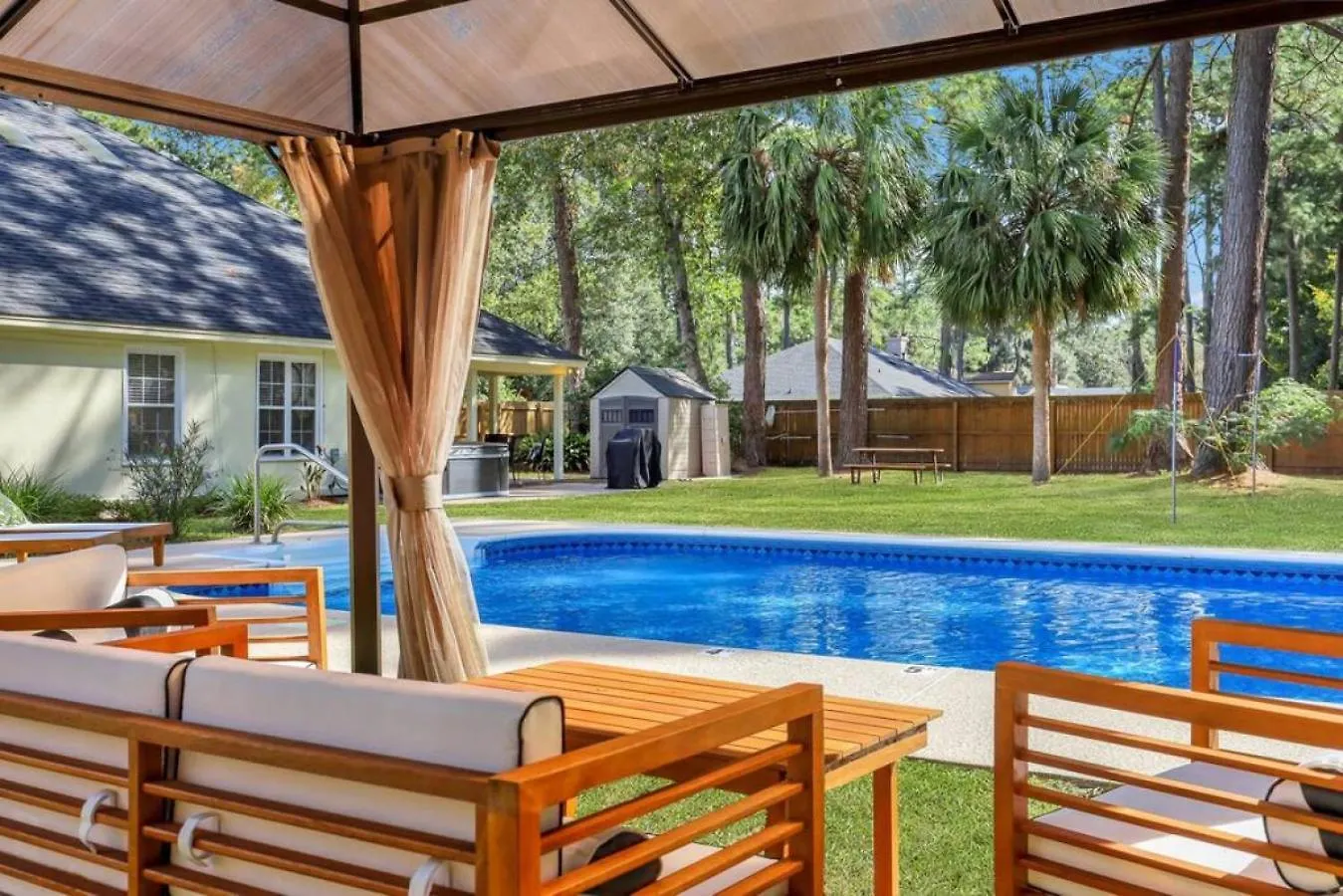 5br Pool, Jacuzzi, Firepit, Sports, Games Holiday home Savannah