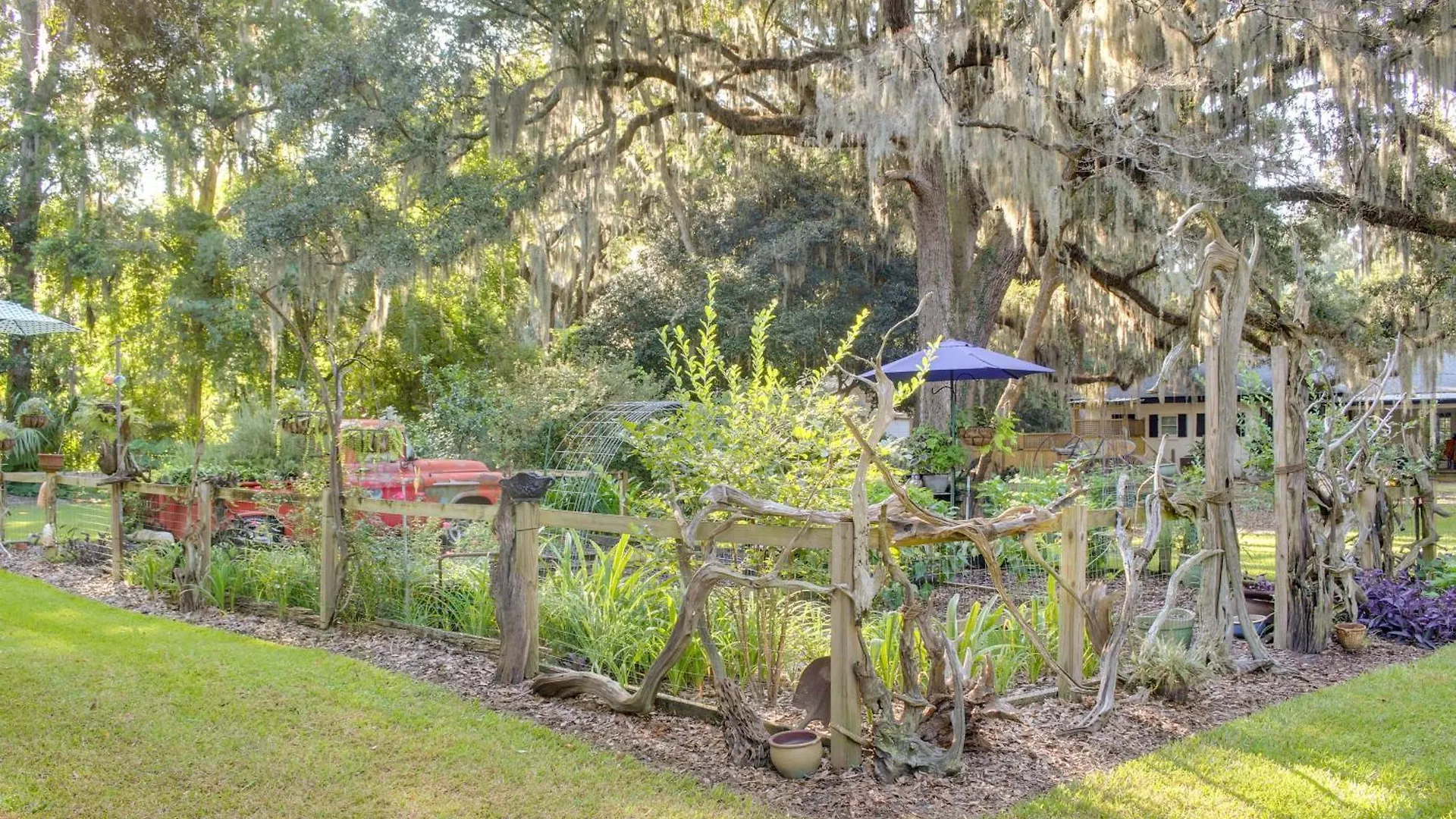 - 5 Mi To Wormsloe Historic Site!