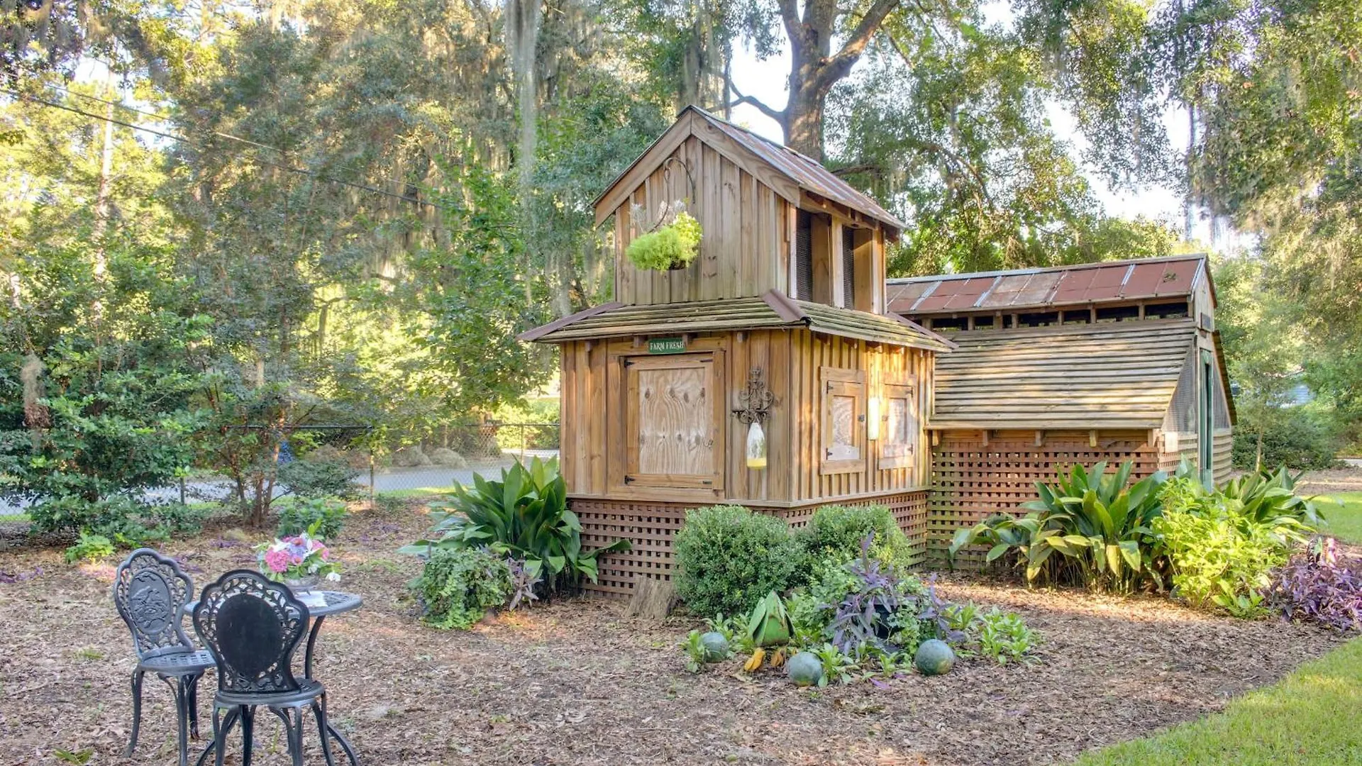 - 5 Mi To Wormsloe Historic Site!