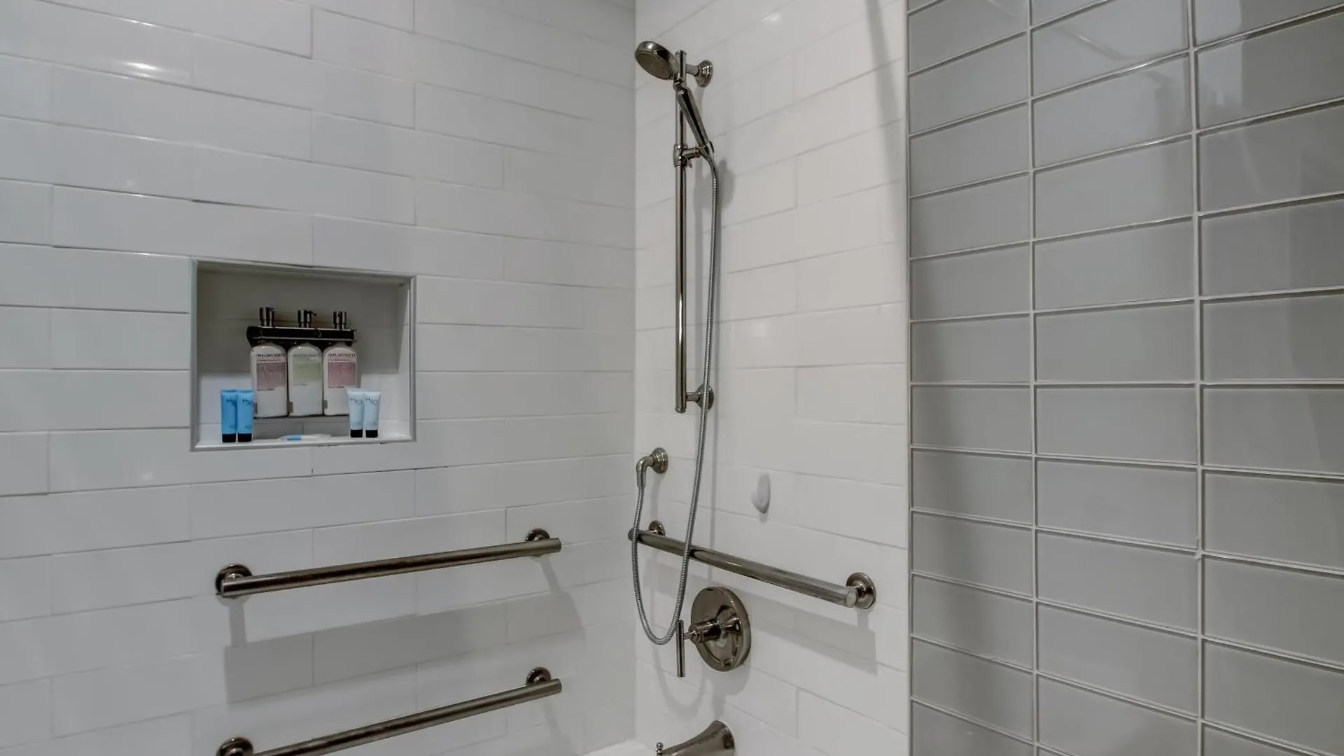 Parker's Collection - 4 Bedroom Appartement