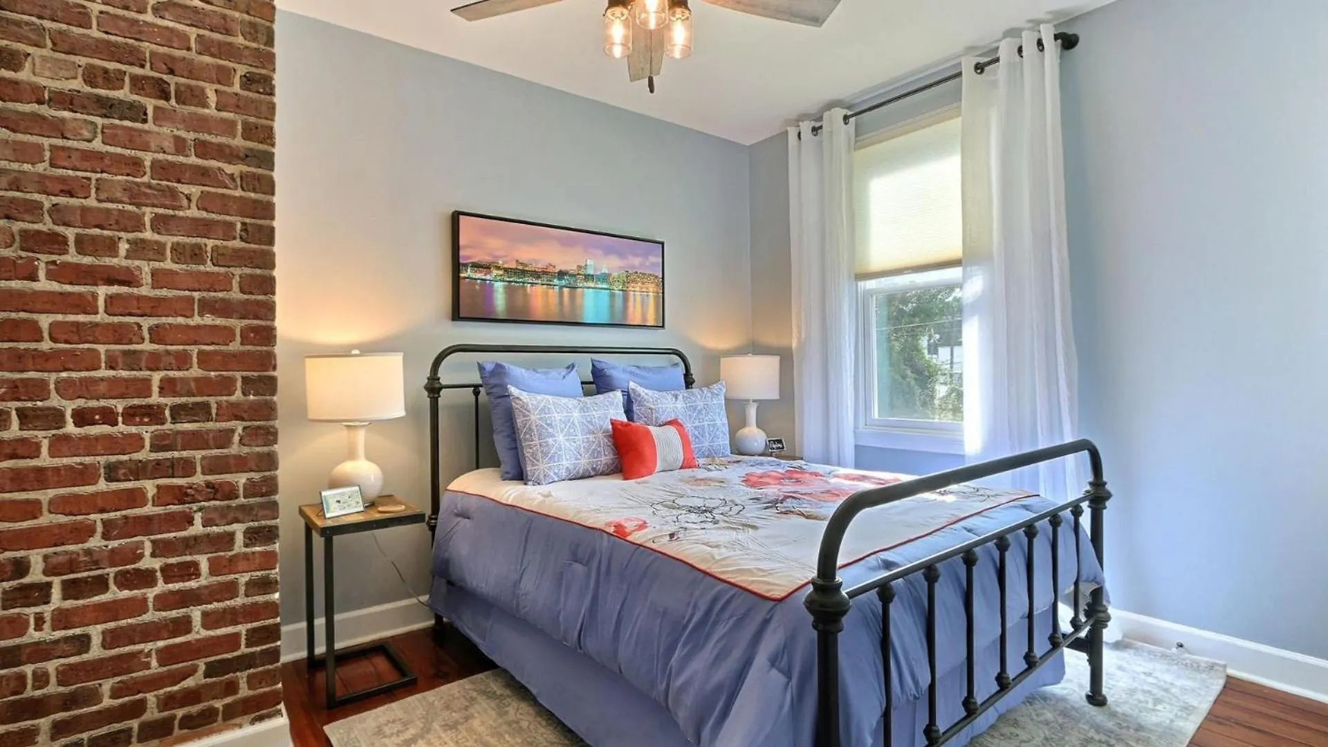 Historic Townhouse On Tattnall