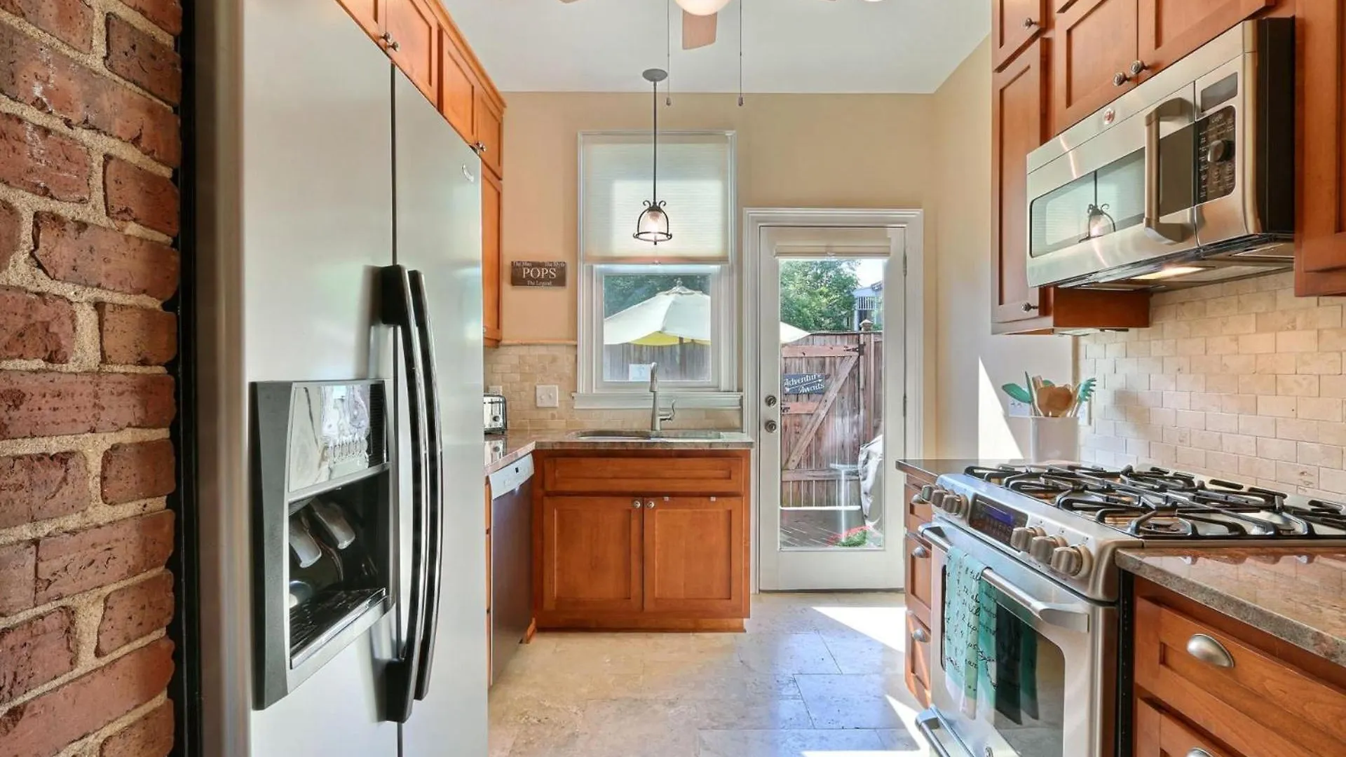 Historic Townhouse On Tattnall * Savannah