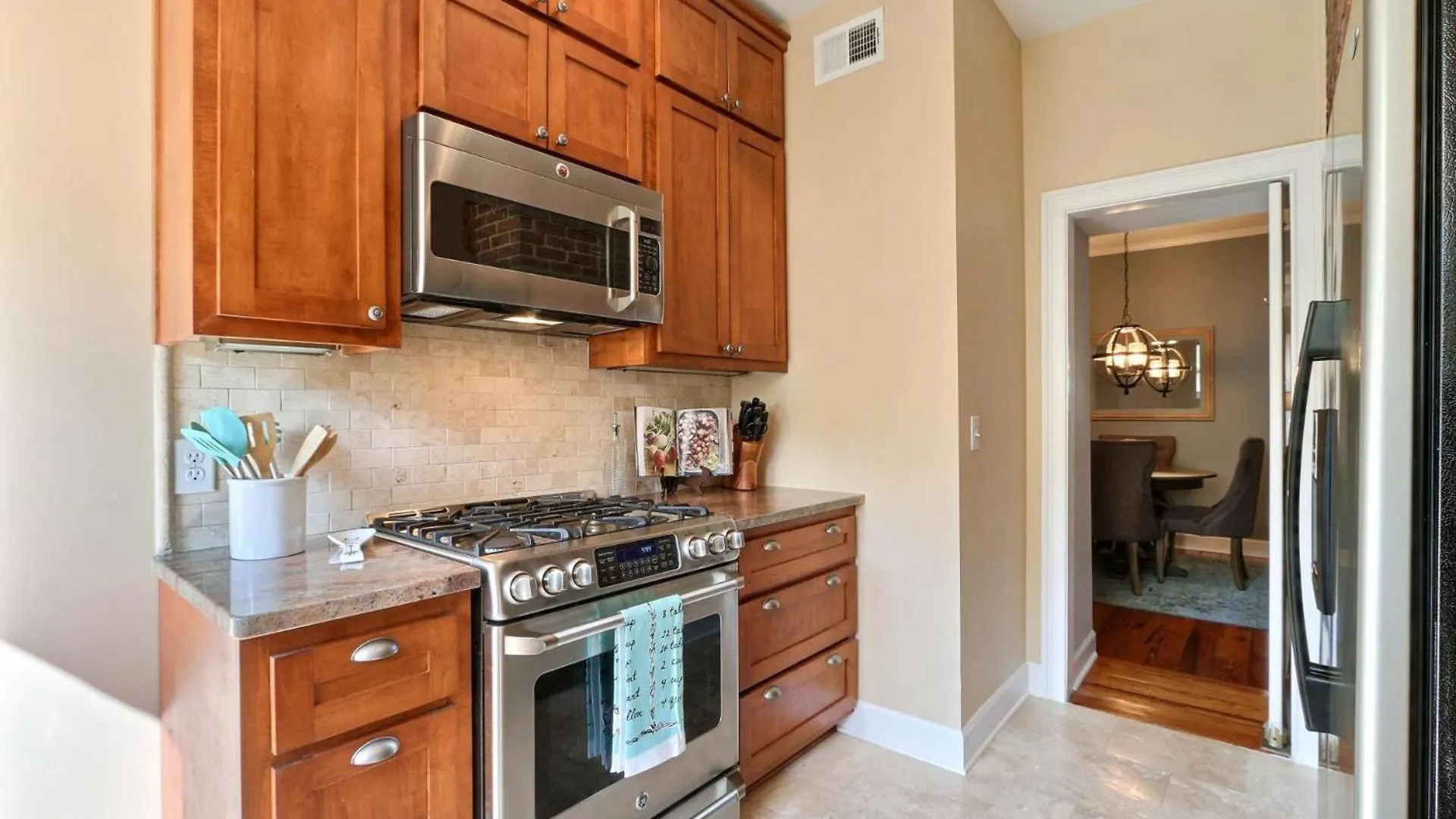 Historic Townhouse On Tattnall *