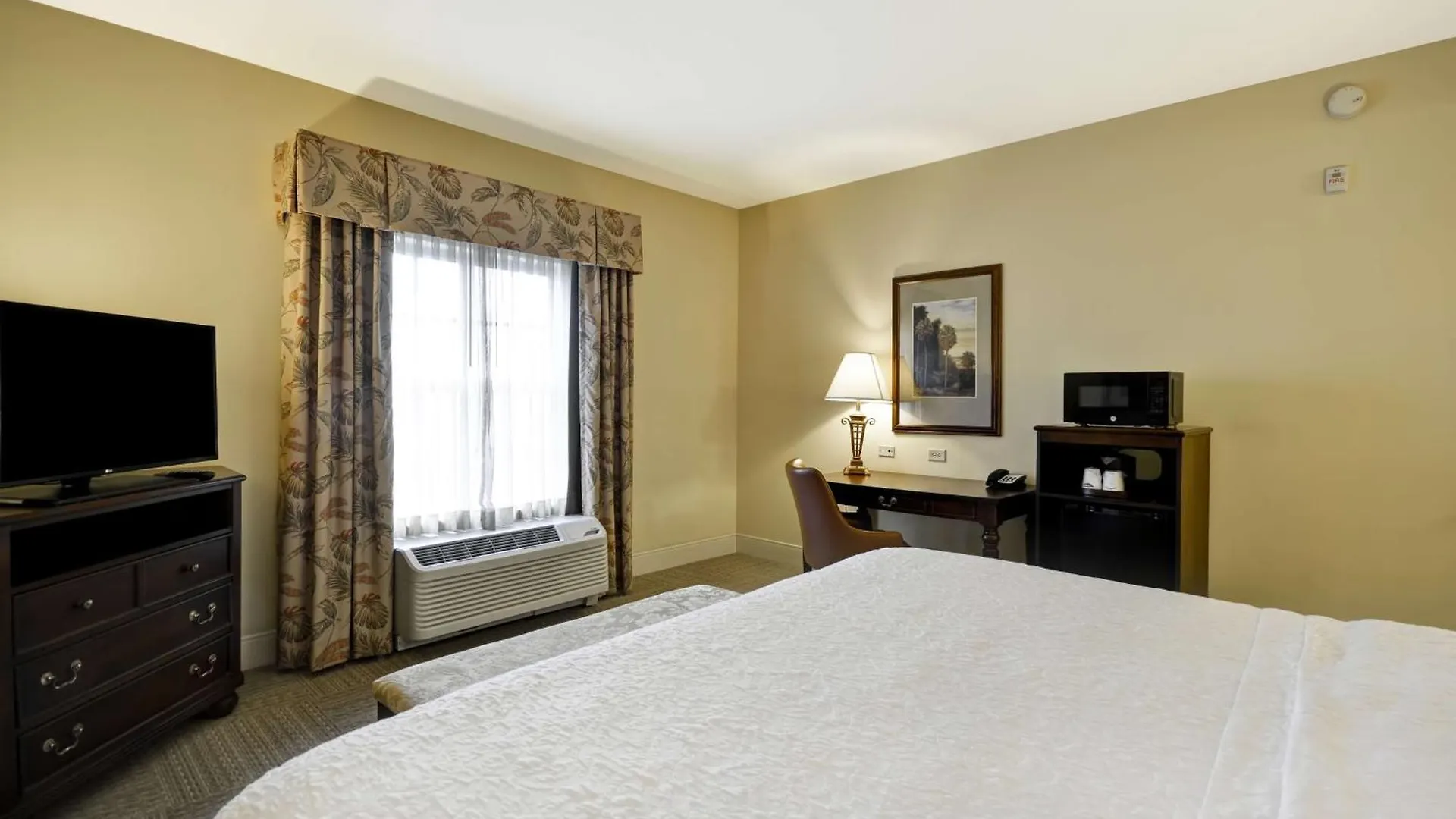 Hotel Hampton & Historic District Savannah