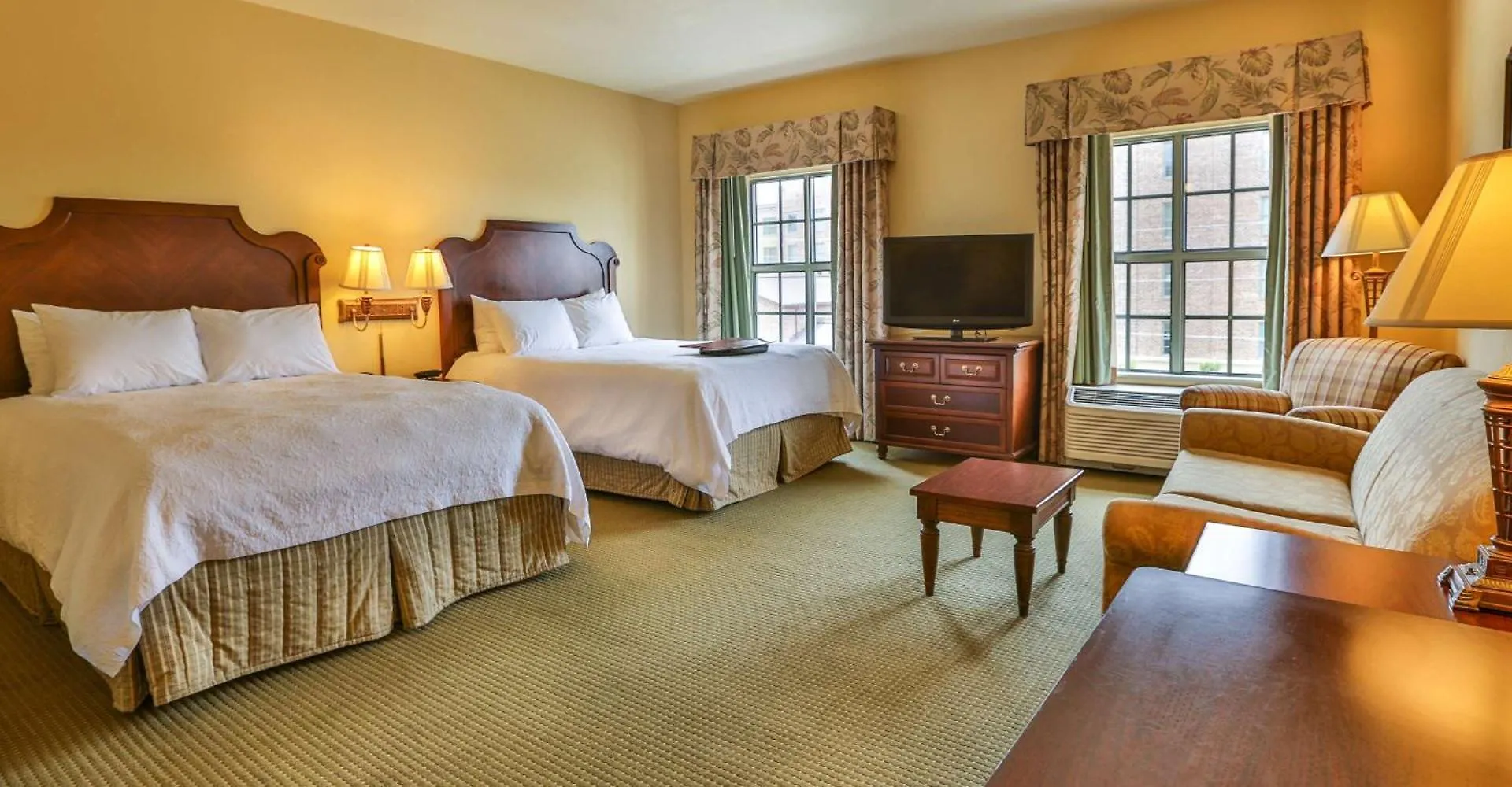 Hampton & Historic District 3* Savannah