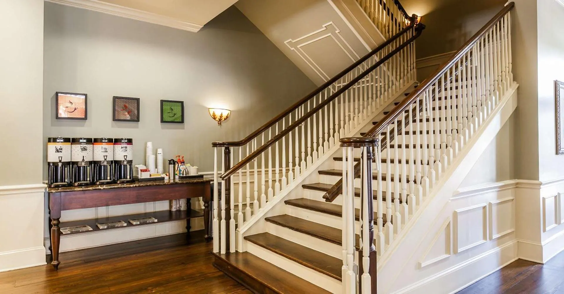 Hotel Hampton & Historic District Savannah