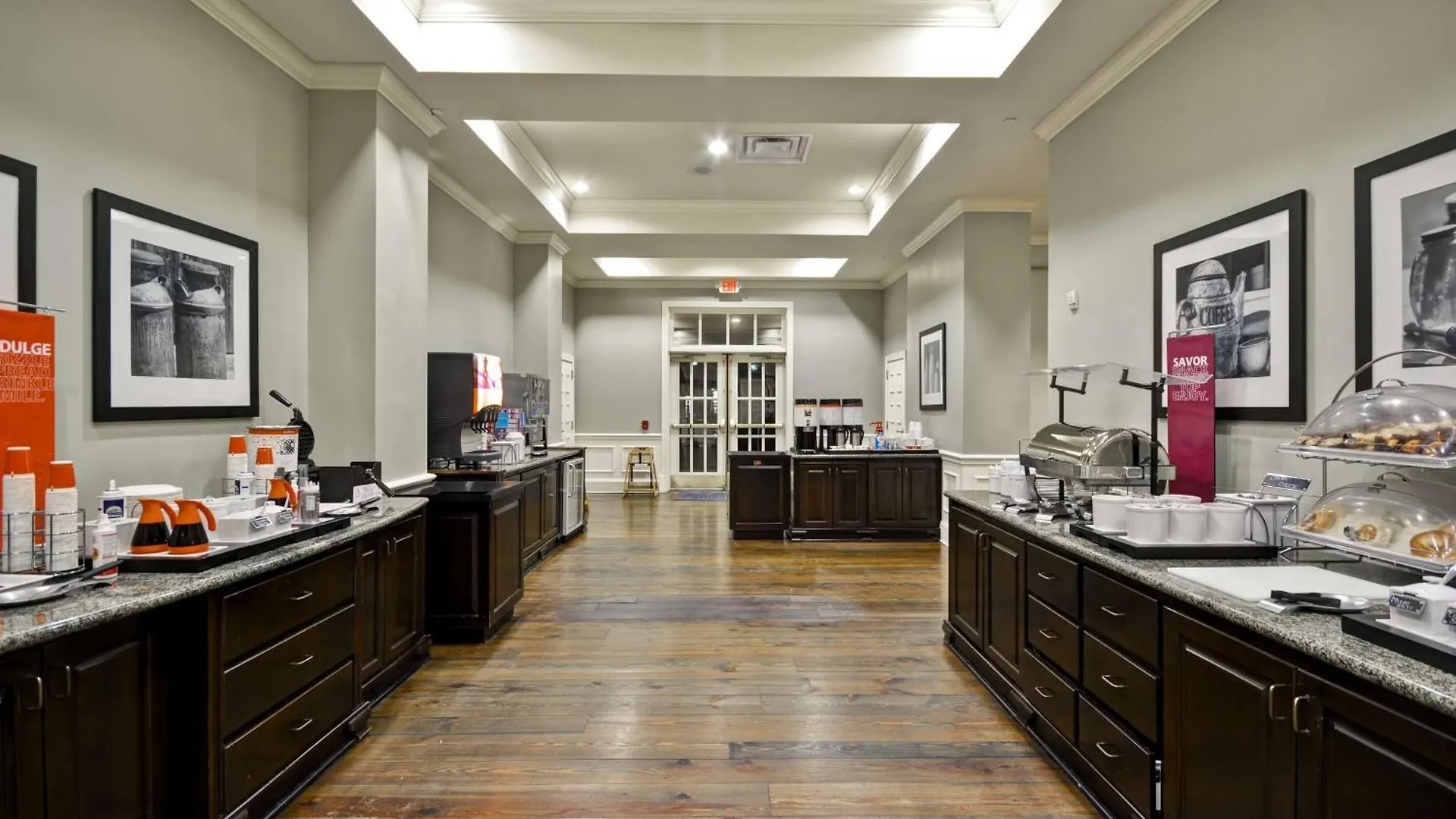 Hotel Hampton & Historic District Savannah