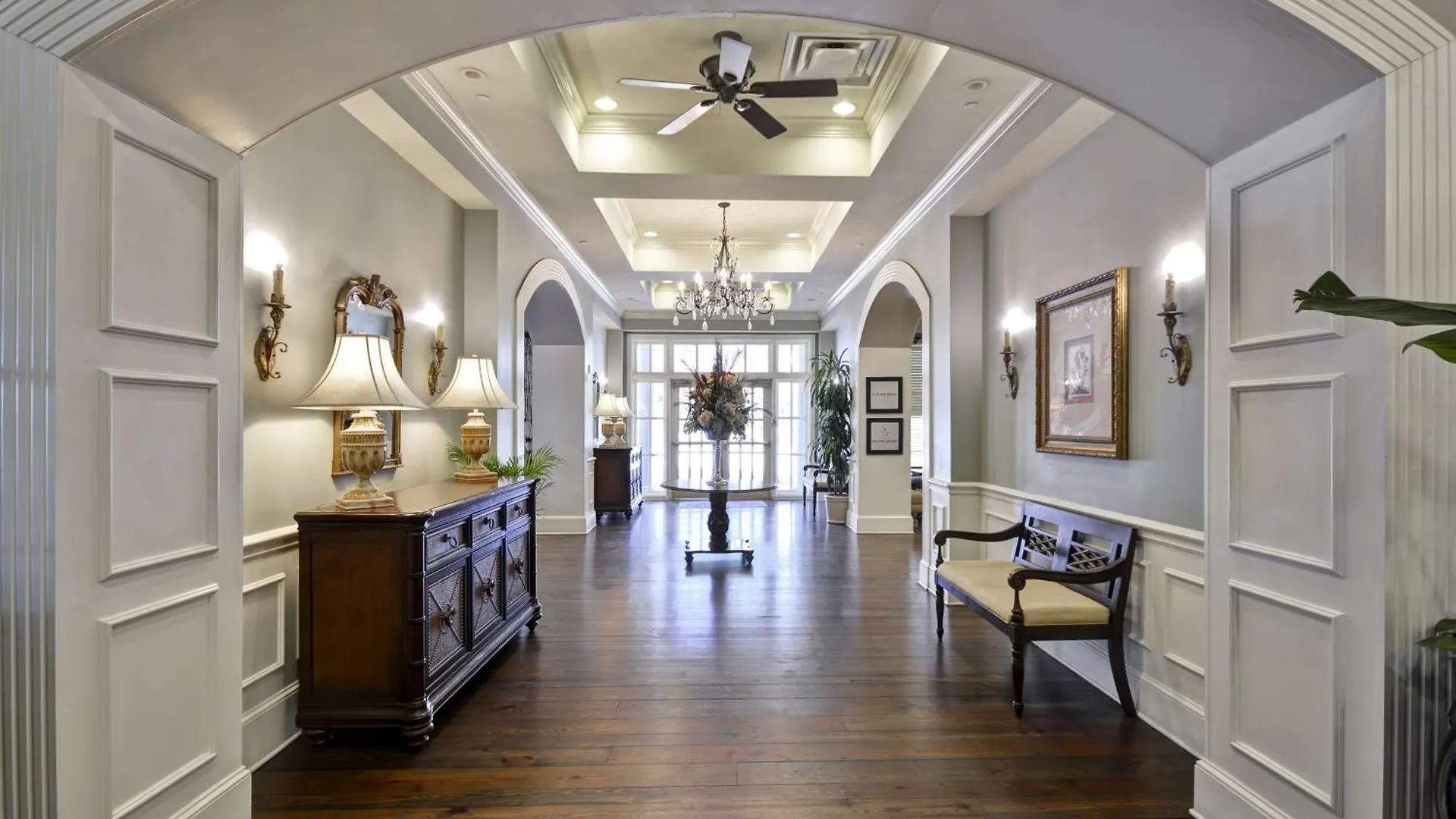 Hampton & Historic District 3* Savannah