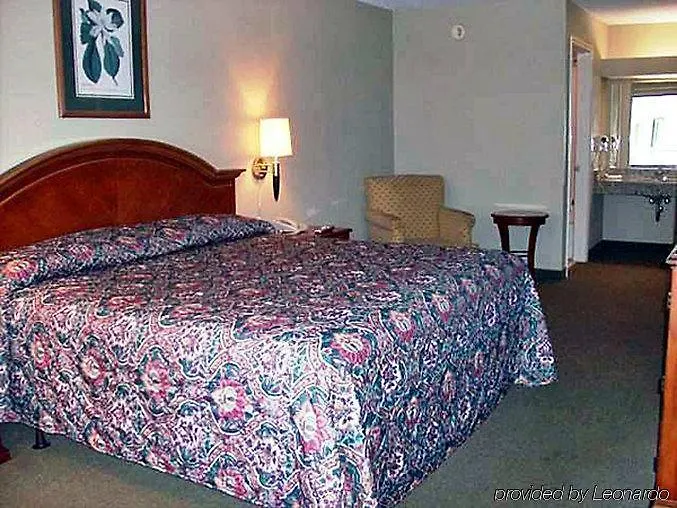 6-pooler, Ga - Savannah Airport Hotel 2*