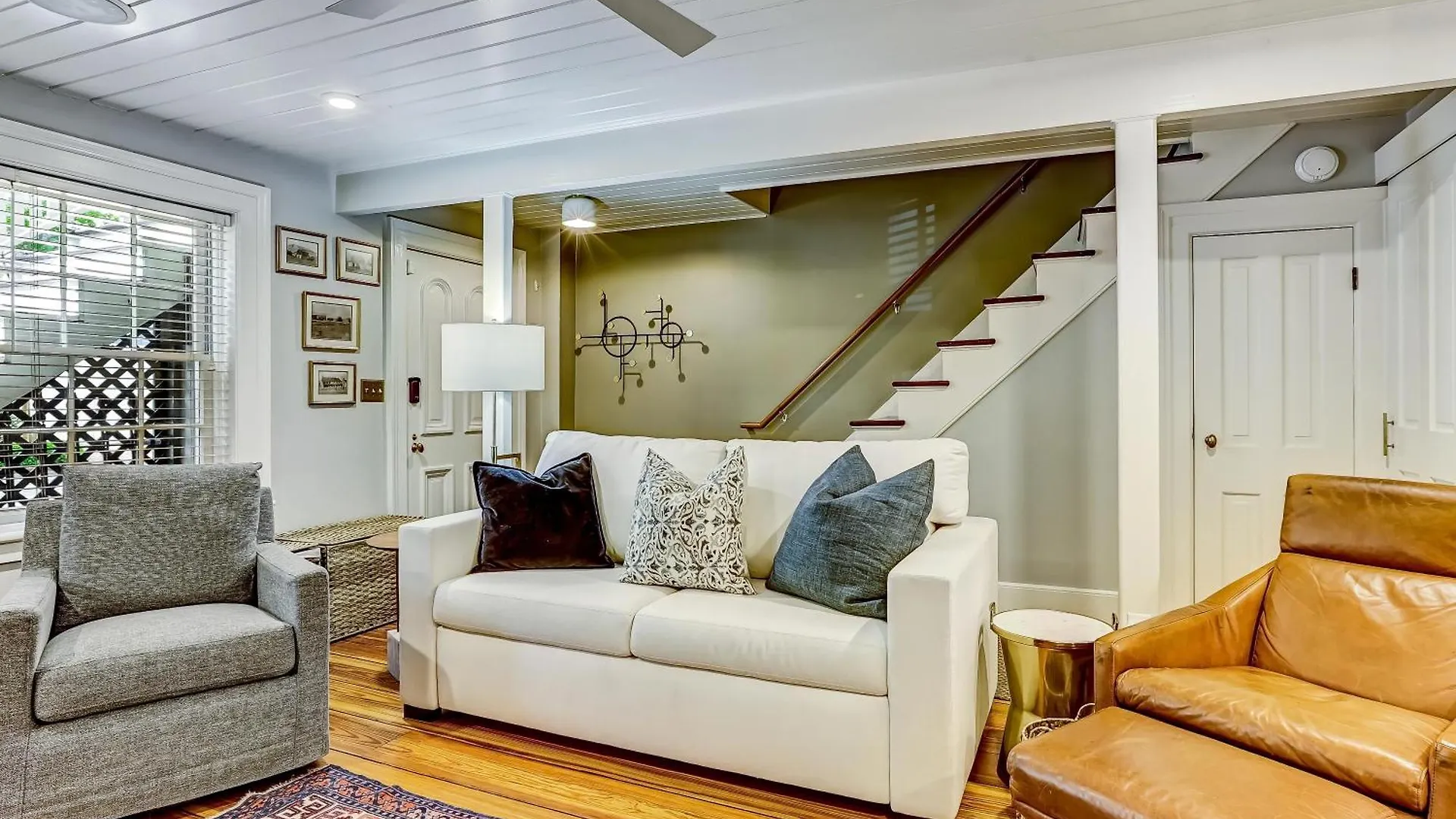The Laroche Estate On Pulaski Square Holiday home *