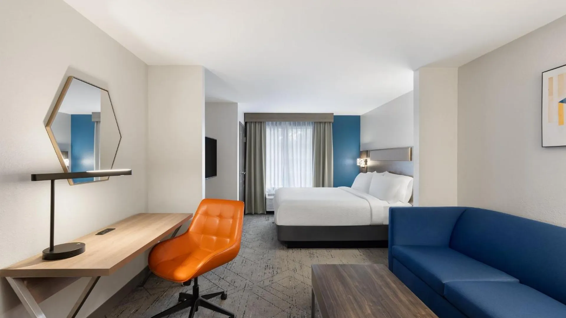 Hotel Express Airport By Ihg