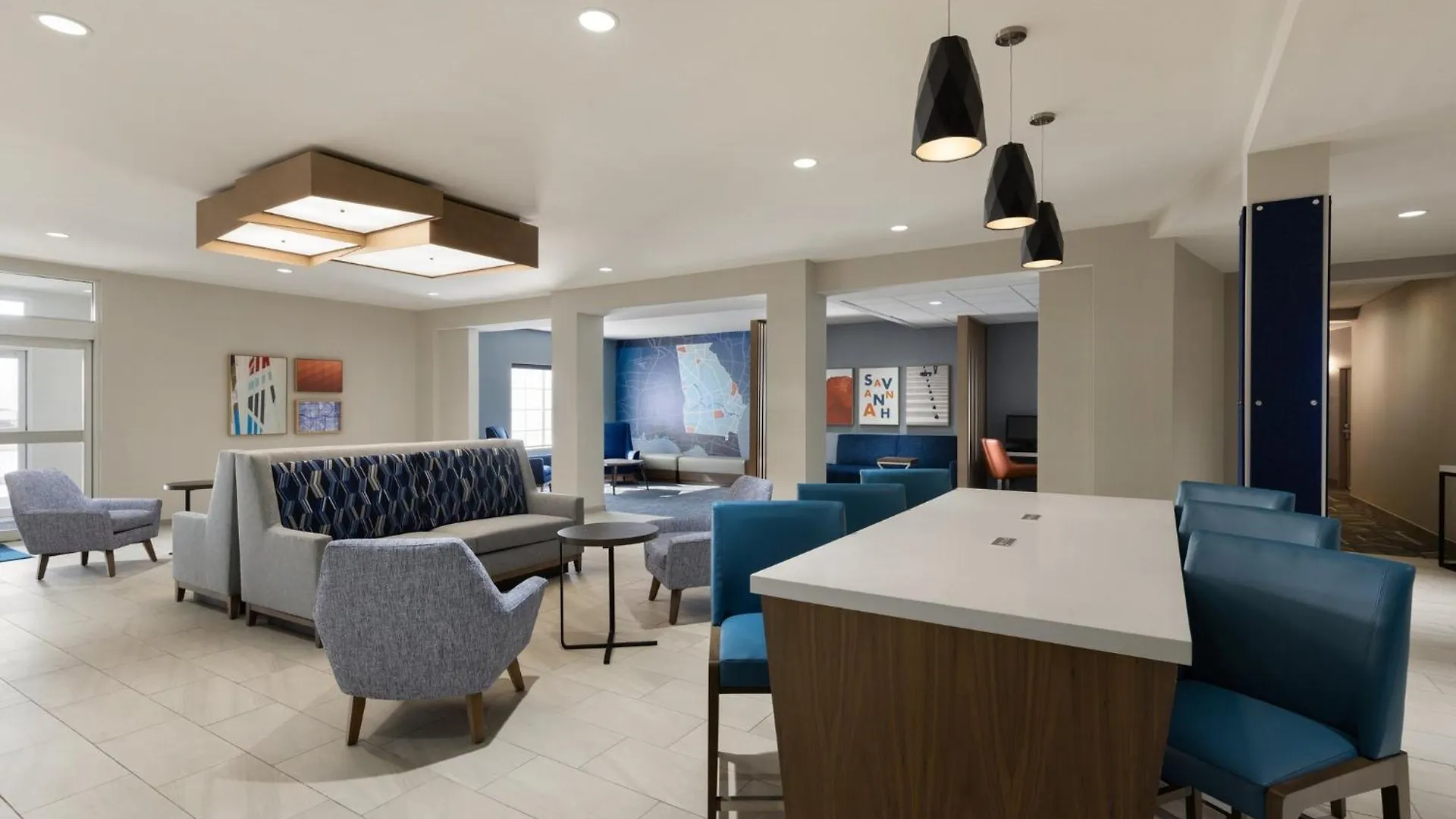 Express Airport By Ihg Hotel 3*