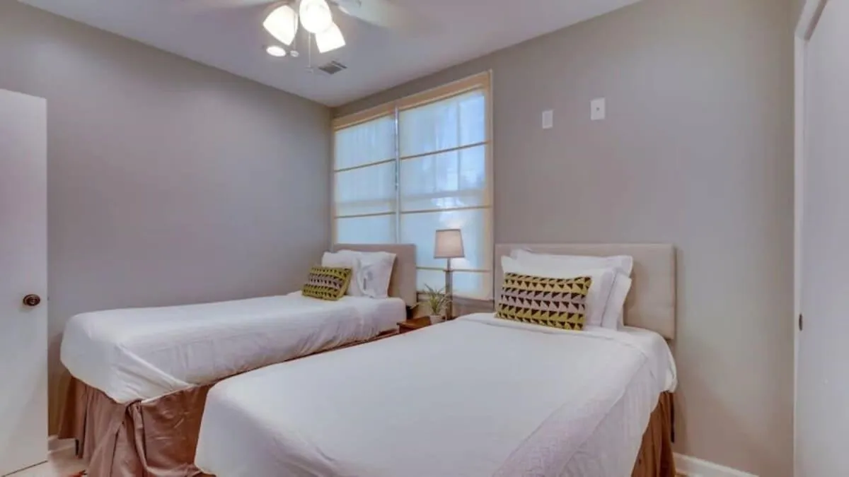 Two Units With Gazebo-swanky Style 度假居
