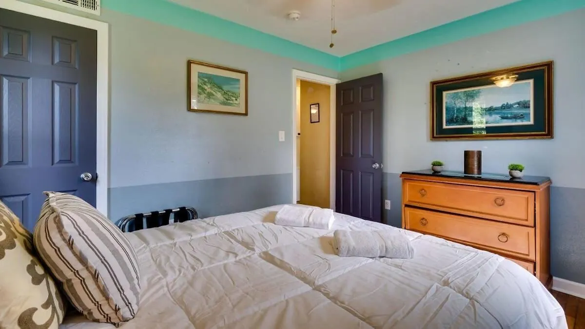 Retro Rainbow At Herb River-green Grotto #9 Holiday home *