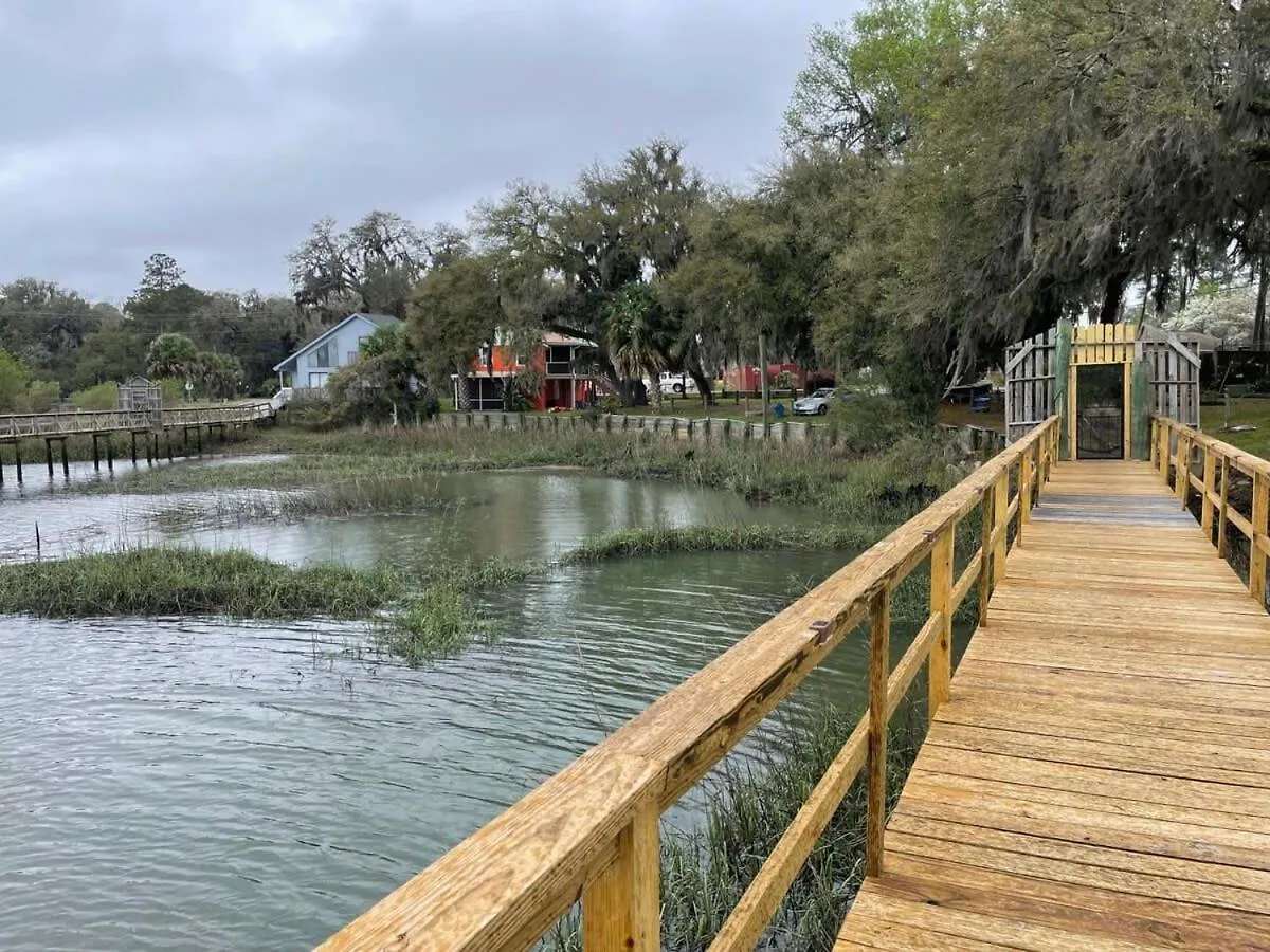 Retro Rainbow At Herb River-green Grotto #9 Savannah
