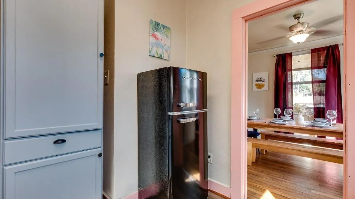 Retro Rainbow At Herb River- Flamingo Flat #4 * 서배너