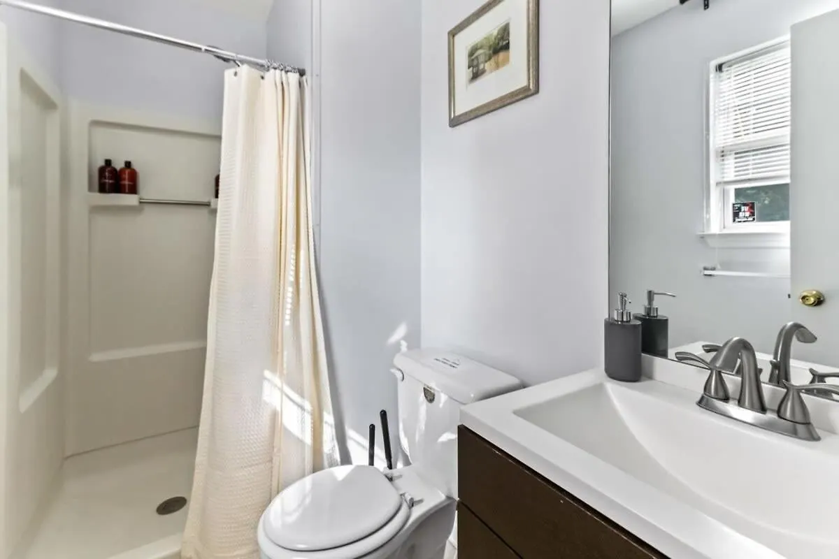 20 Mins To Dwtn & Airport- Sunny Soling Hideaway Nyaraló *