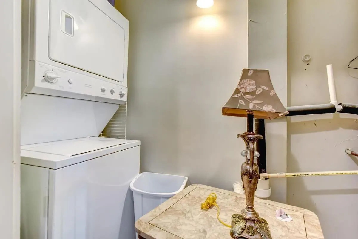 Loft Steps From River Street And Market 아파트 *